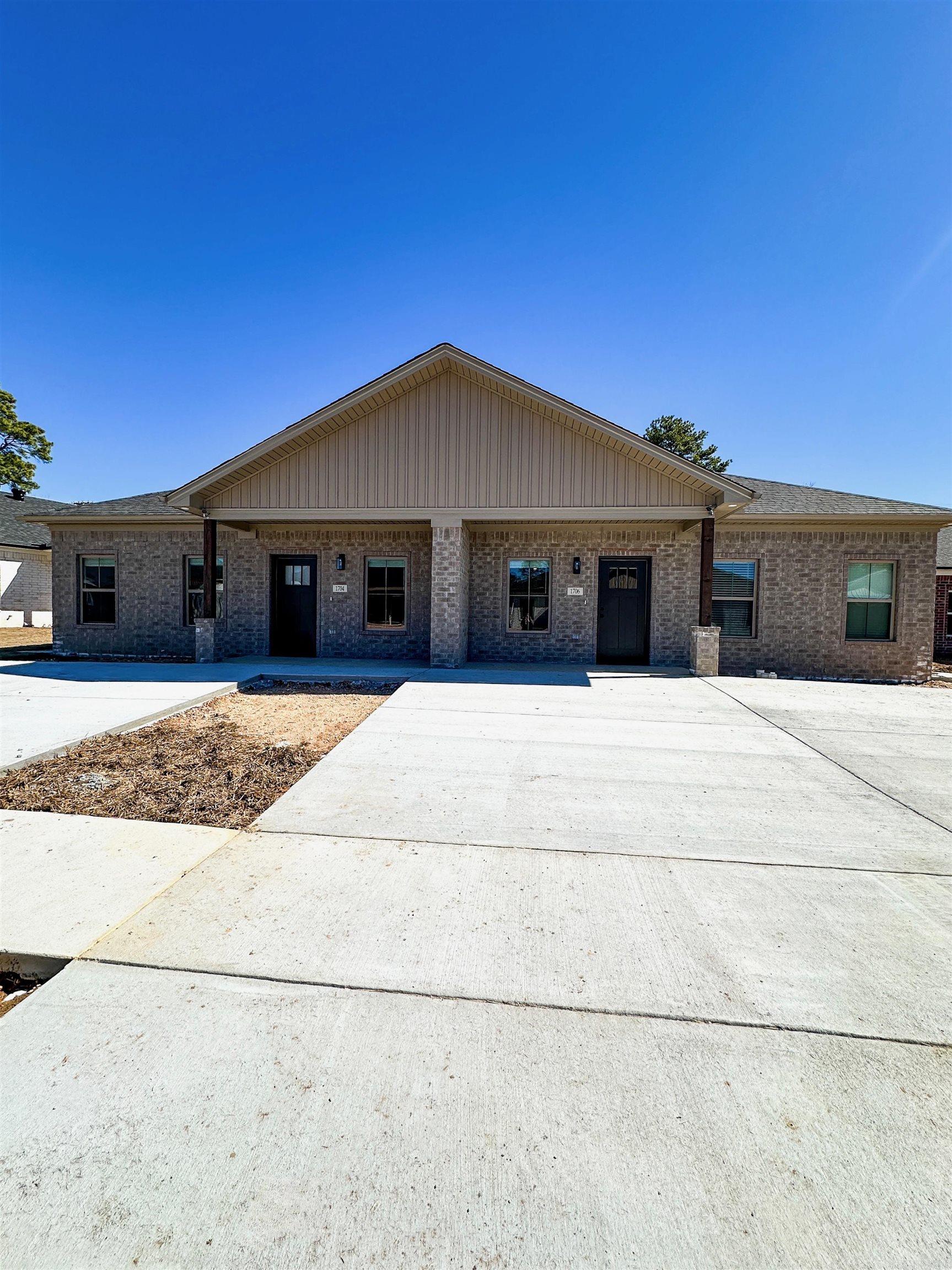 2 Bedroom, 2 Bathroom. Furnished with Stainless Steel GE Appliances (includes Washer, Dryer, Fridge, Microwave, and Electric Range). Trash and Yard services included. AT&T Fiber Internet Access available. Covered Front & Back Porch. Partially fenced backyard for privacy. 1.25 miles to Downtown Benton, 1.2 miles to I-30, .6 miles to The Boys and Girls Club of Saline County, and all the amenities The River Center community center has to offer.
