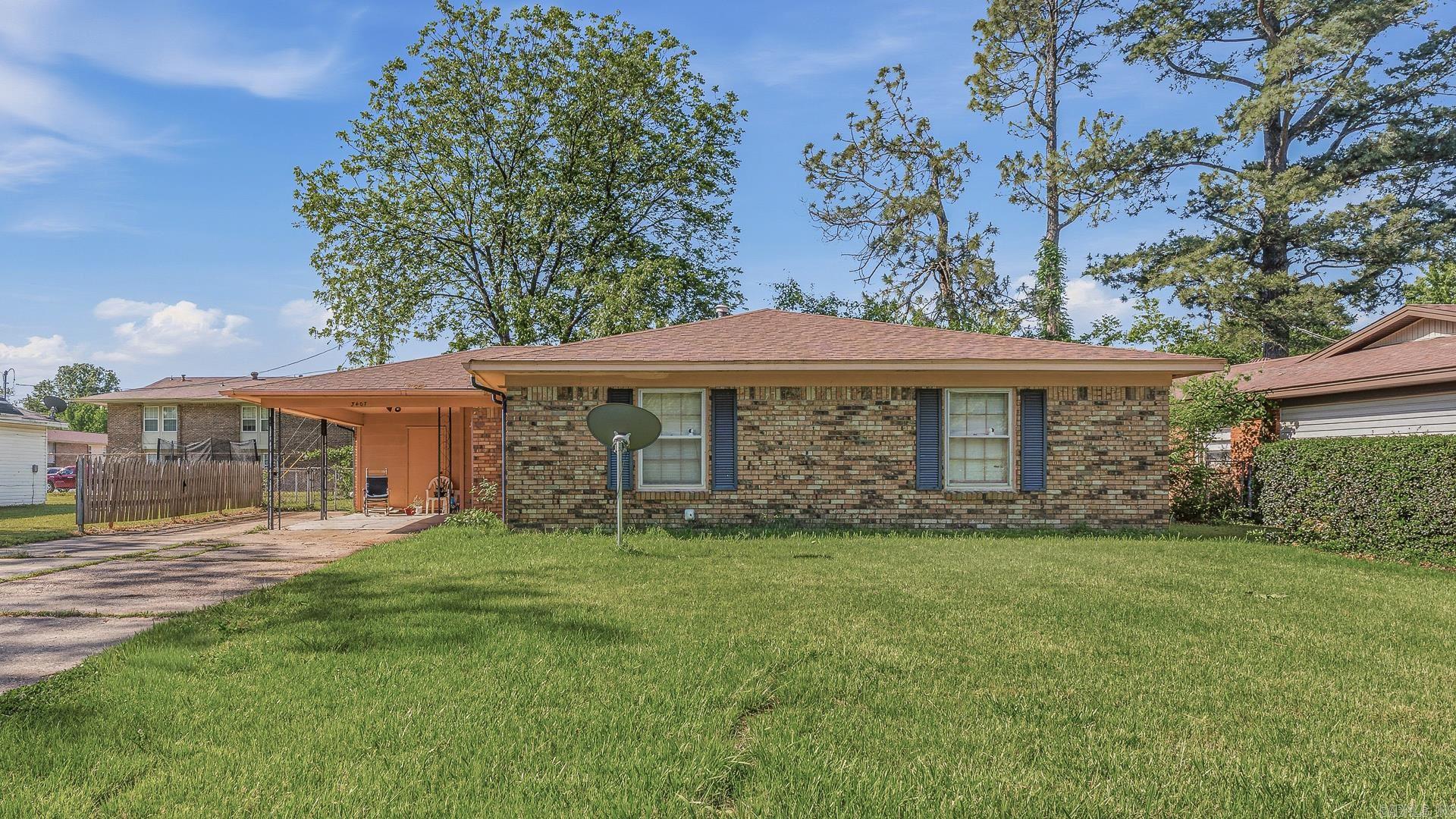 Well maintained brick home featuring over 1200 sf and 3 bedrooms. New ceramic tile flooring was installed 2 years ago, along with a new roof. The HVAC system was recently replaced as well. The home is very inviting and boasts a large living room, a separate kitchen with gas ovens and a gas cook top, a laundry room, closets in the hallway, and an additional storage room. The property is located in the heart of Jonesboro and conveniently close to shopping, restaurants, and Arkansas State University.