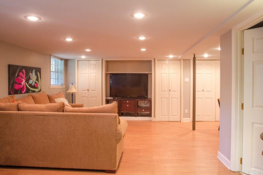 PLEASANT VALLEY - Residential