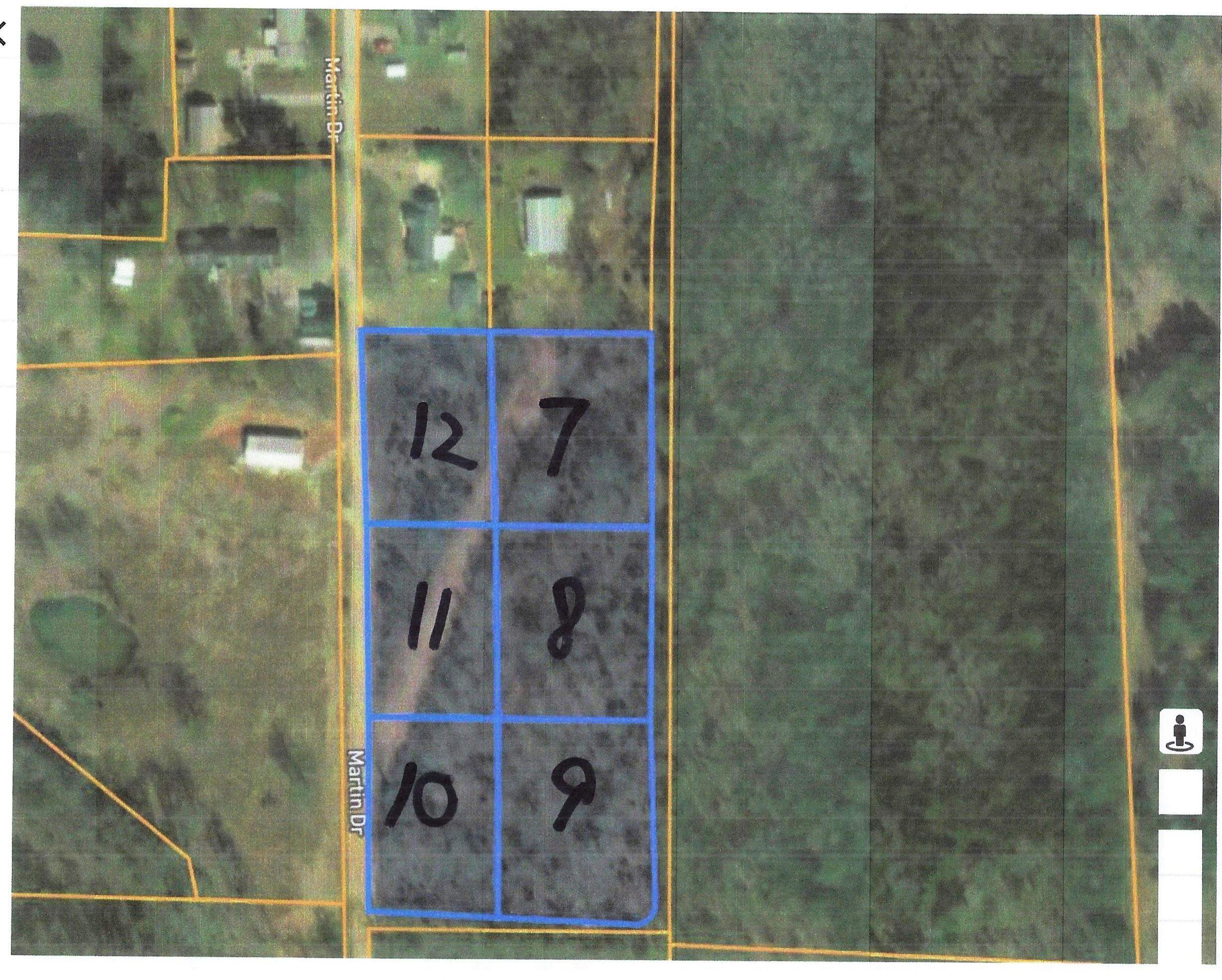 There are 6 contiguous lots located at end of road.  Ready to build your dream home. Wooded lots.  City water and sewer are available. Great location and on edge of Ash Flat.
