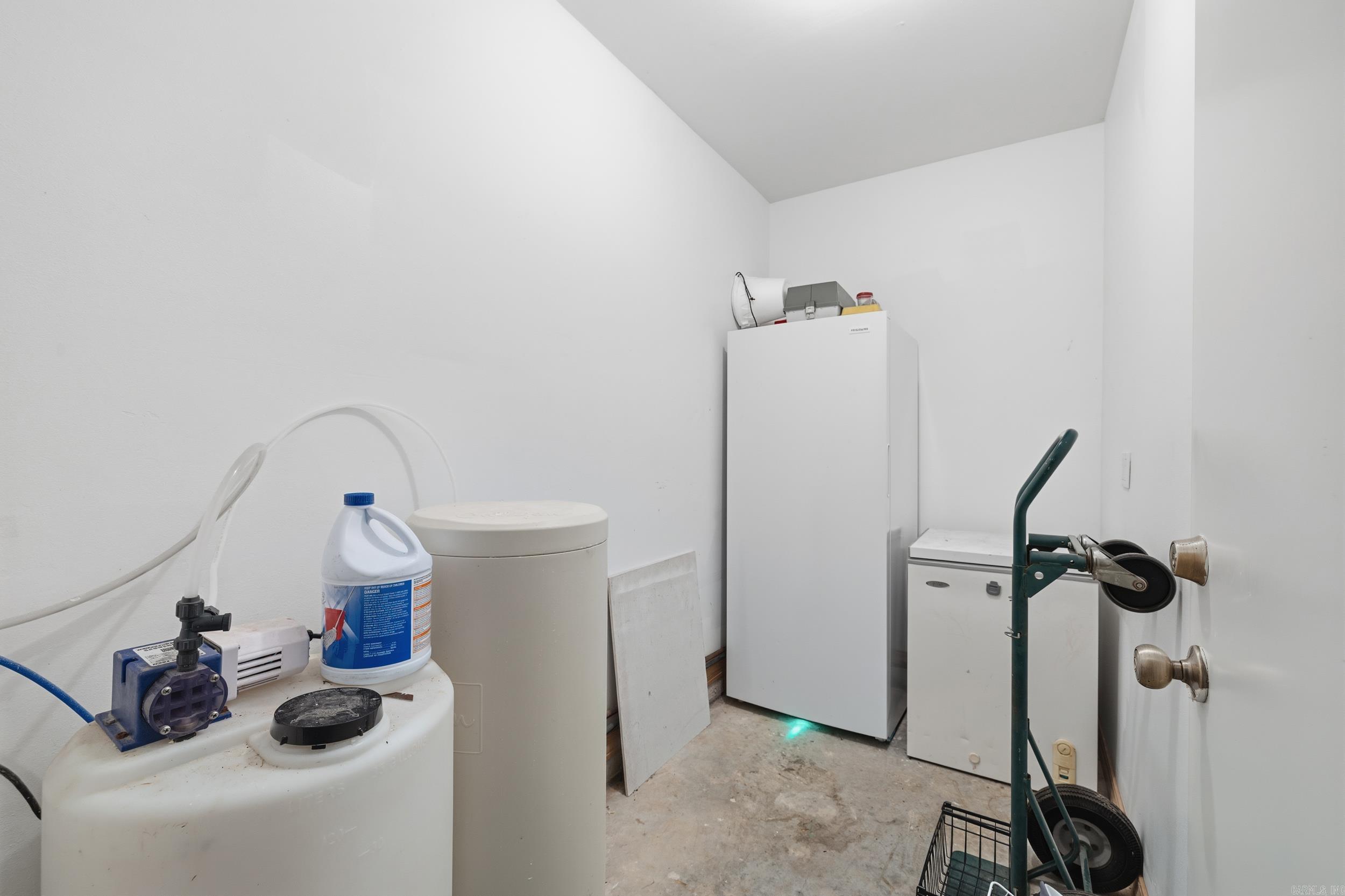 CARMALOT ACRES - Residential