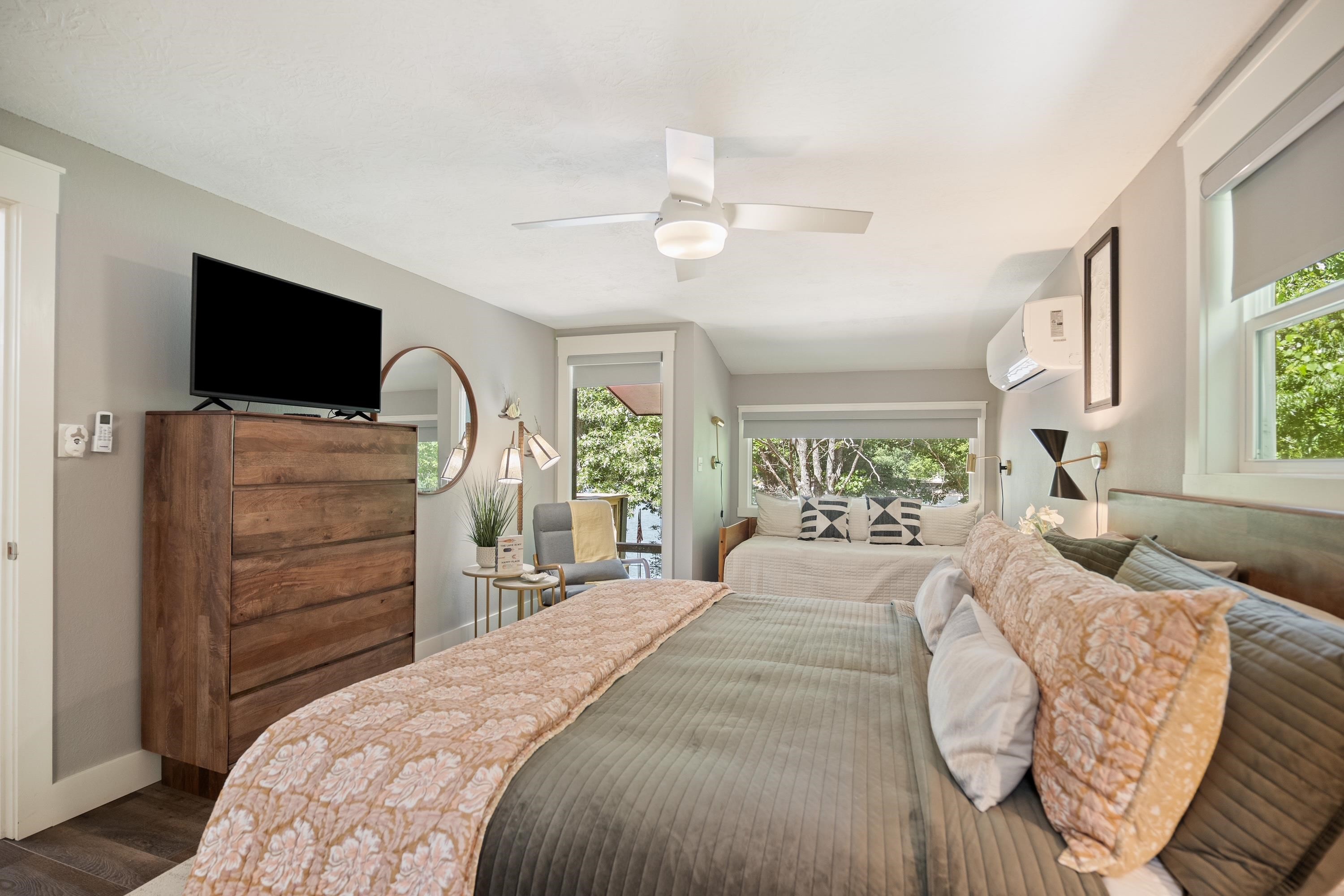 THUNDERBIRD - Residential