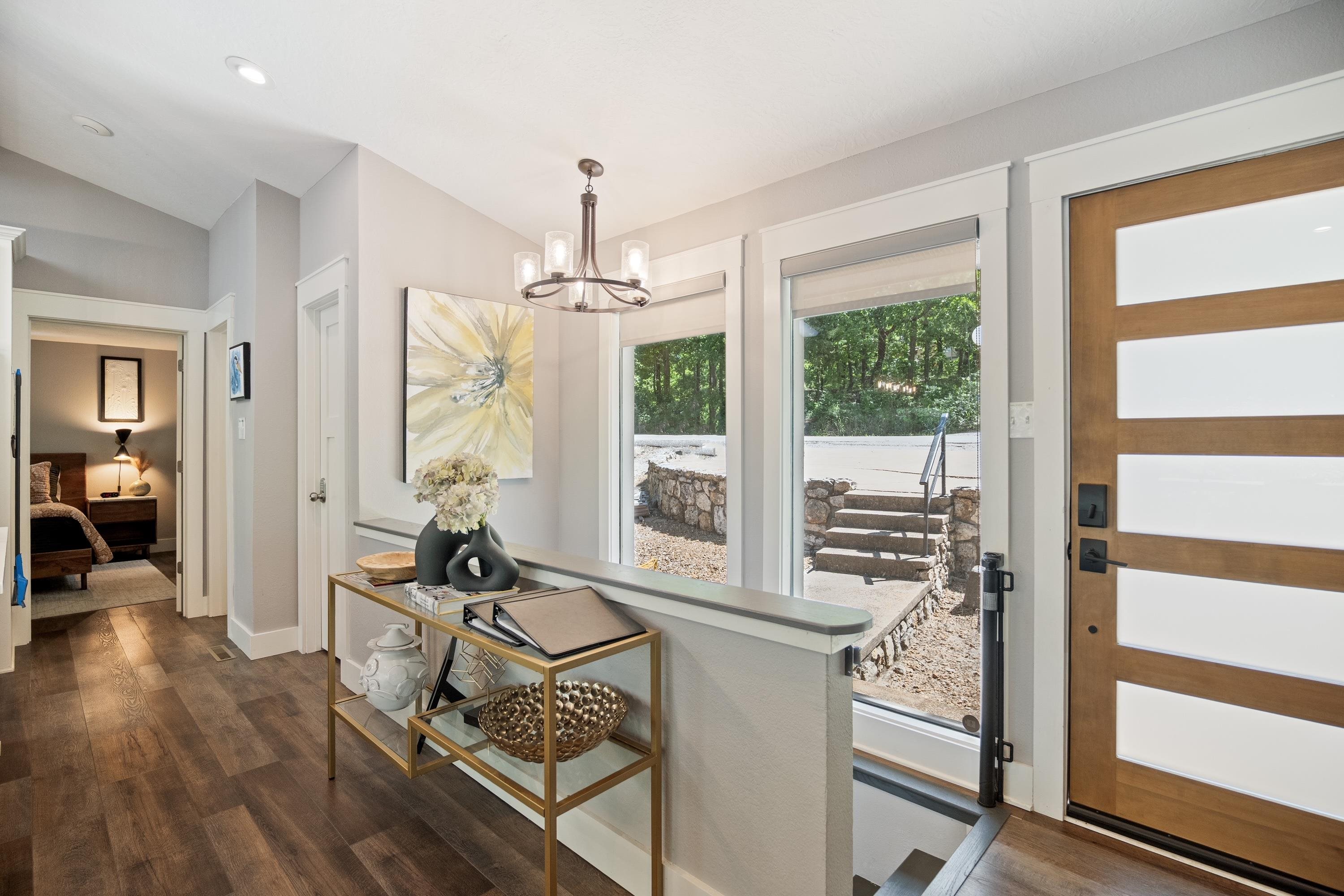 THUNDERBIRD - Residential
