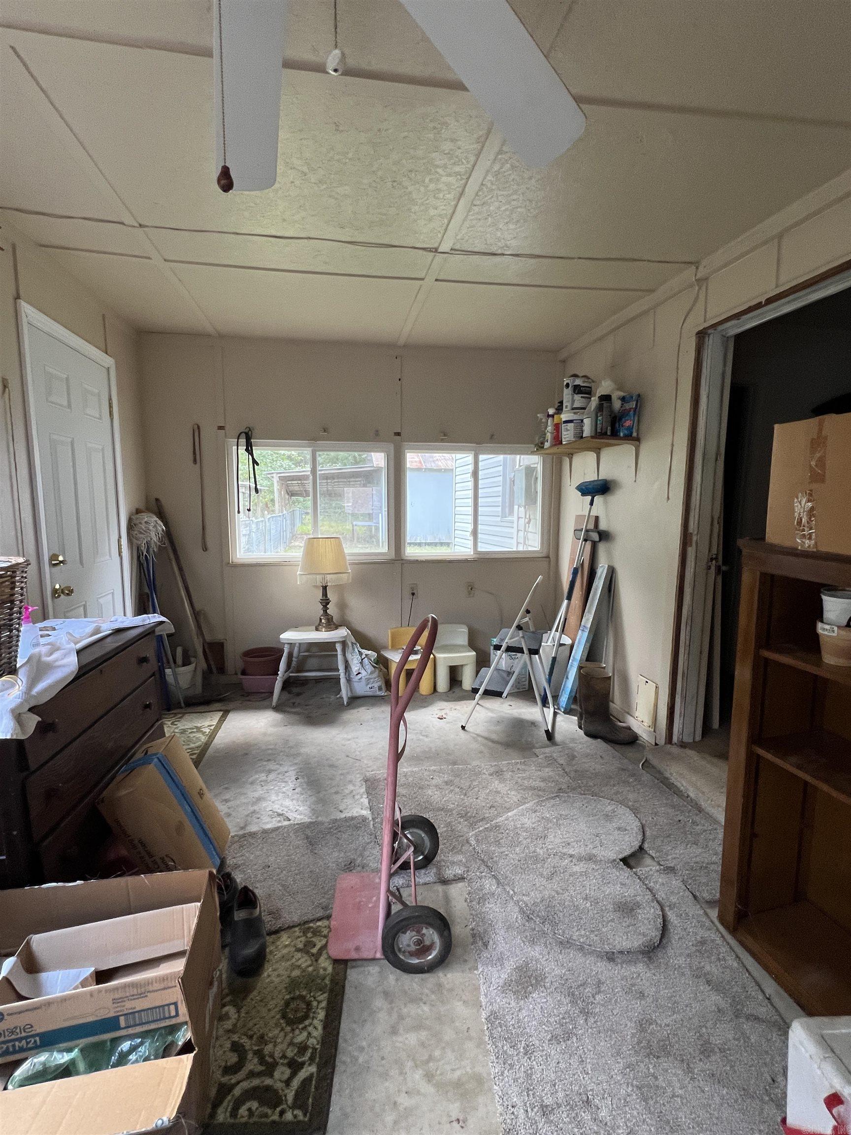SULPHUR SPRINGS ESTATES - Residential