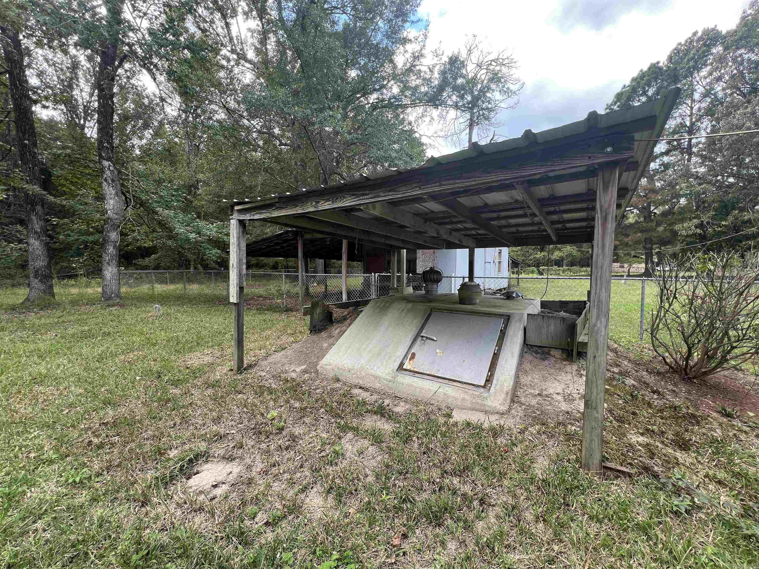 SULPHUR SPRINGS ESTATES - Residential