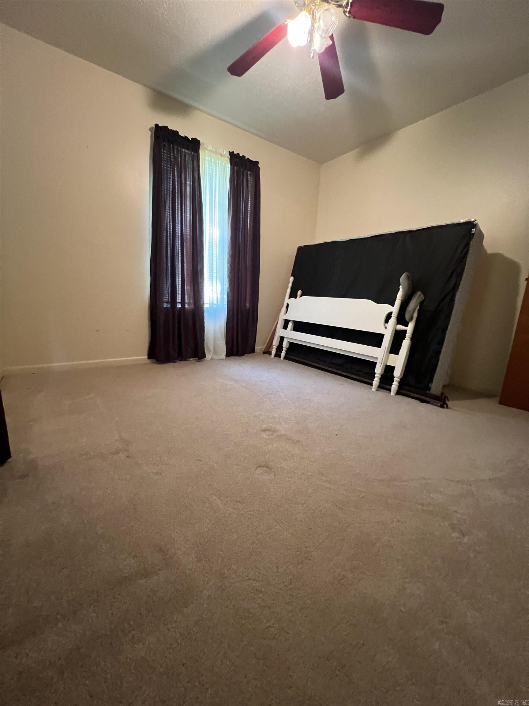 SULPHUR SPRINGS ESTATES - Residential