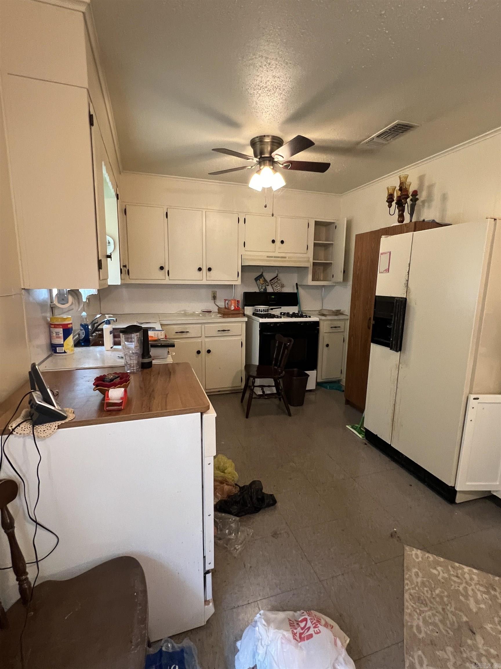 SULPHUR SPRINGS ESTATES - Residential