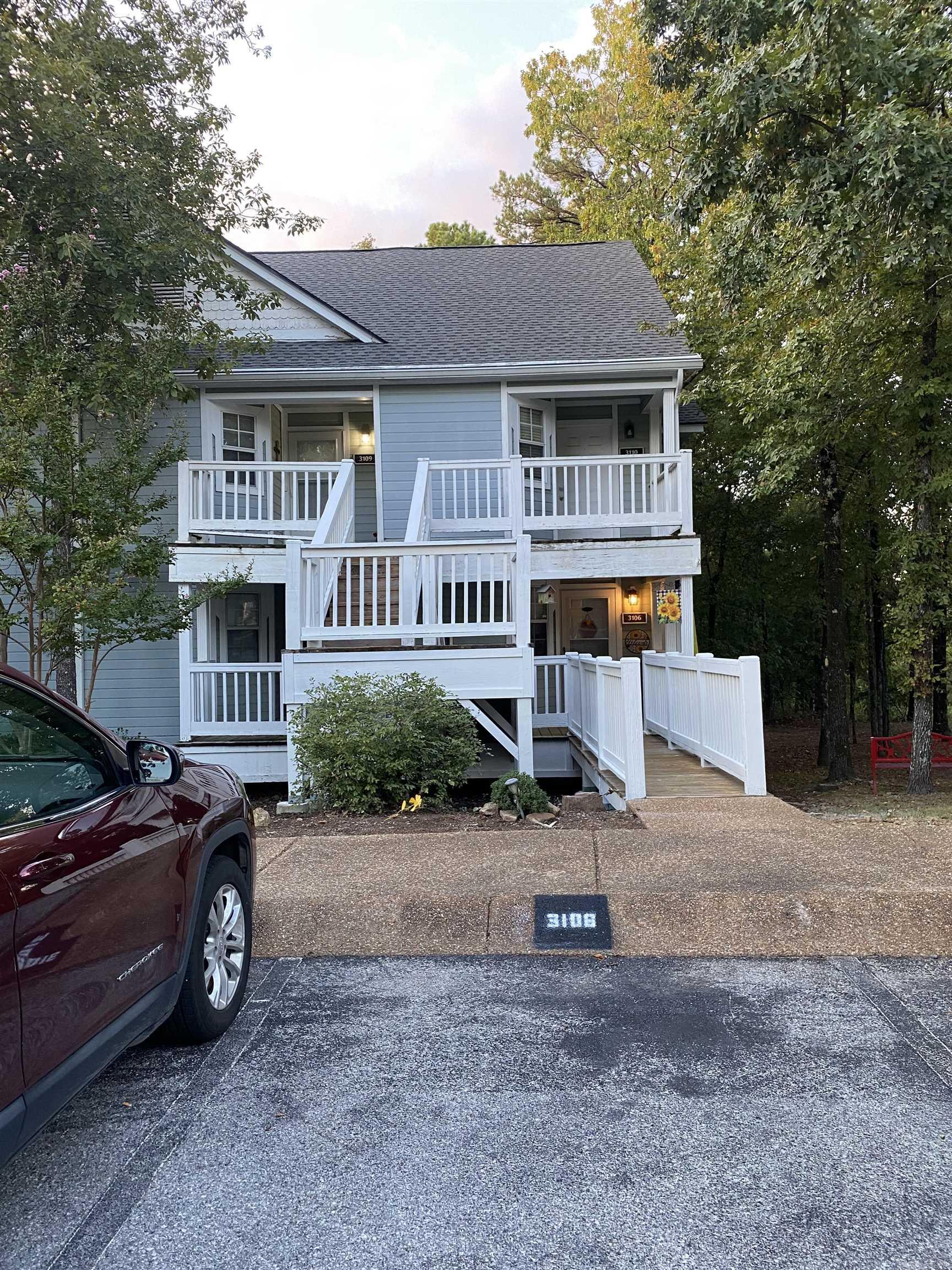 Recently remodeled 1BR/1BA condo in Fairfield Bay’s Summerhill Place. Approx. 470 SF with an open living/kitchen layout. Move-in ready and perfect as an investment, vacation getaway, or short-term rental. Enjoy Fairfield Bay’s resort amenities including golf, tennis, pools, trails, marina, and more. Agents see remarks