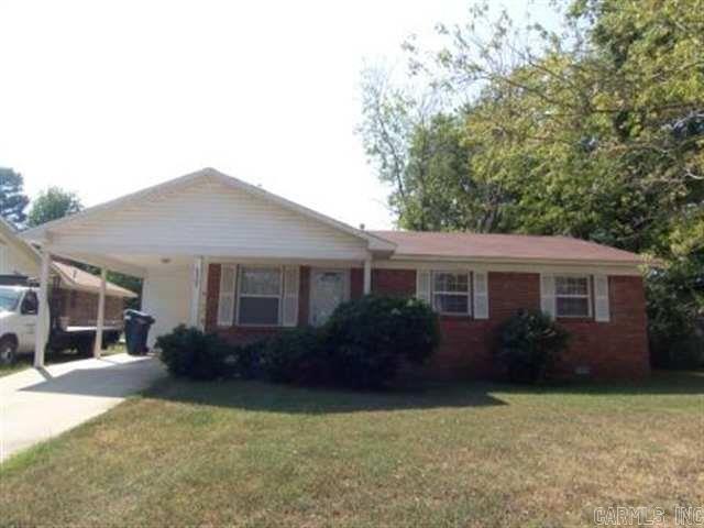 Very nice well kept home, hardwood floors, large fenced back yard, quiet neighborhood, one  minute from 630.