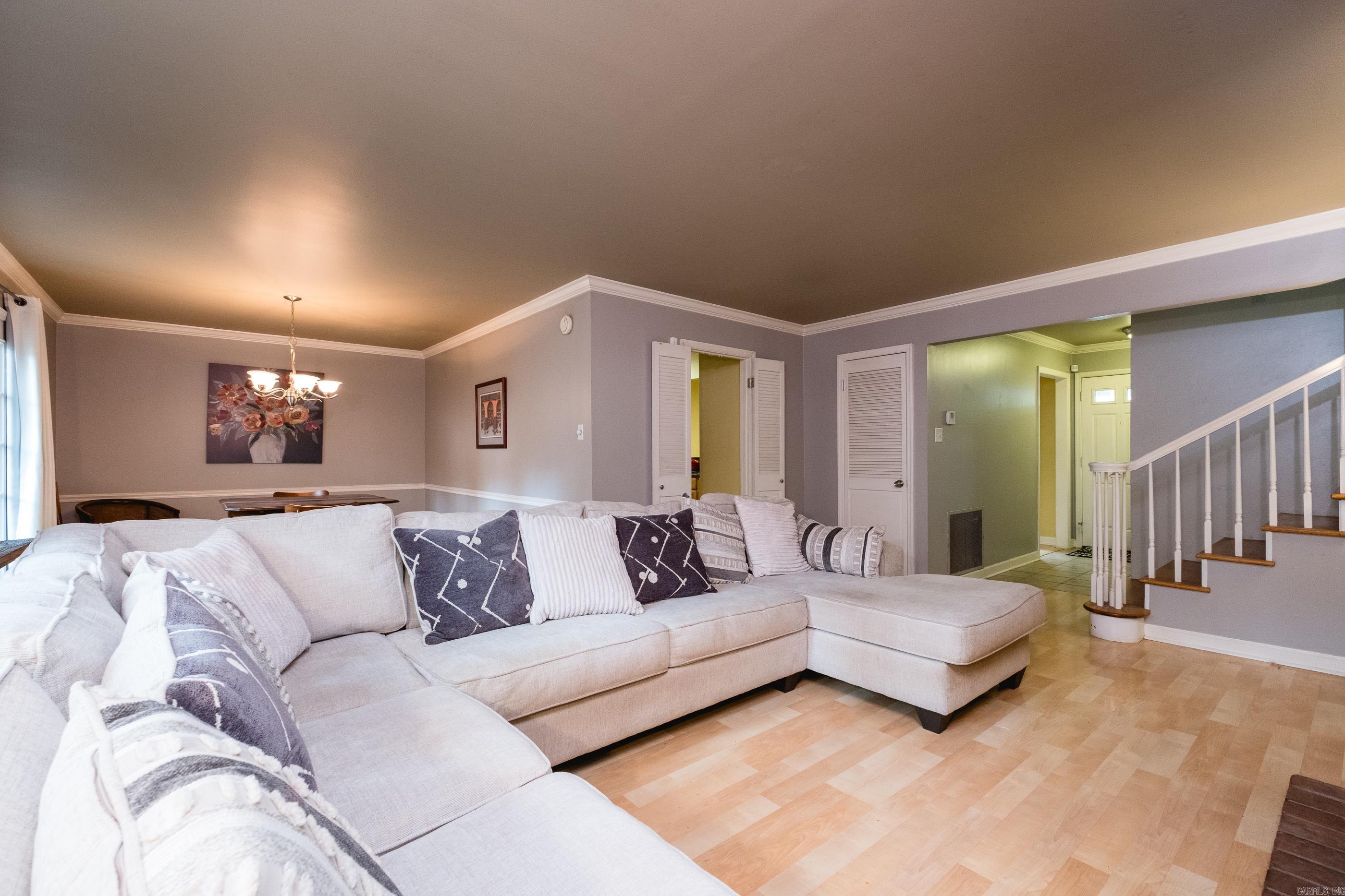 KINGSBRIDGE TWNHSE - Residential