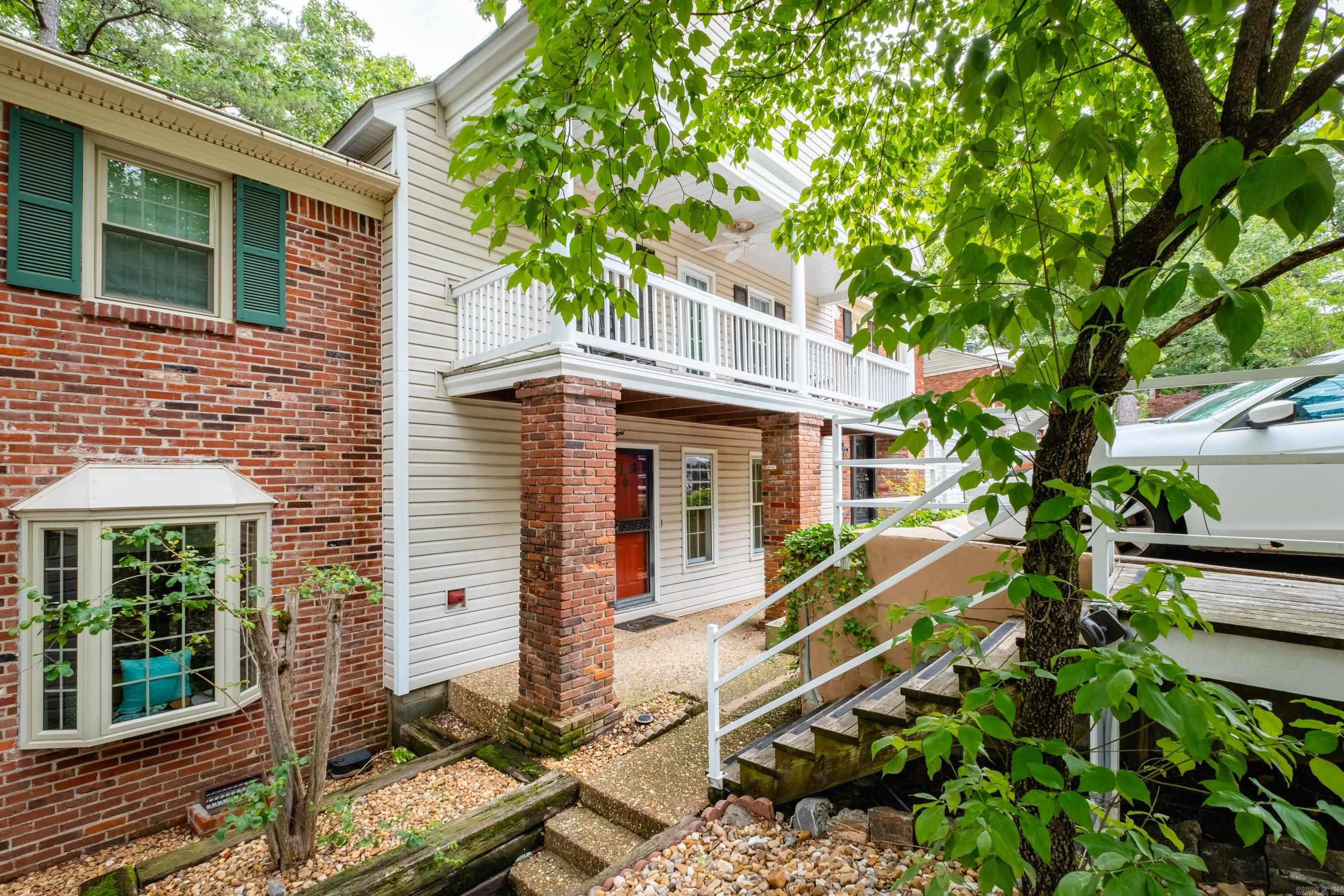 KINGSBRIDGE TWNHSE - Residential