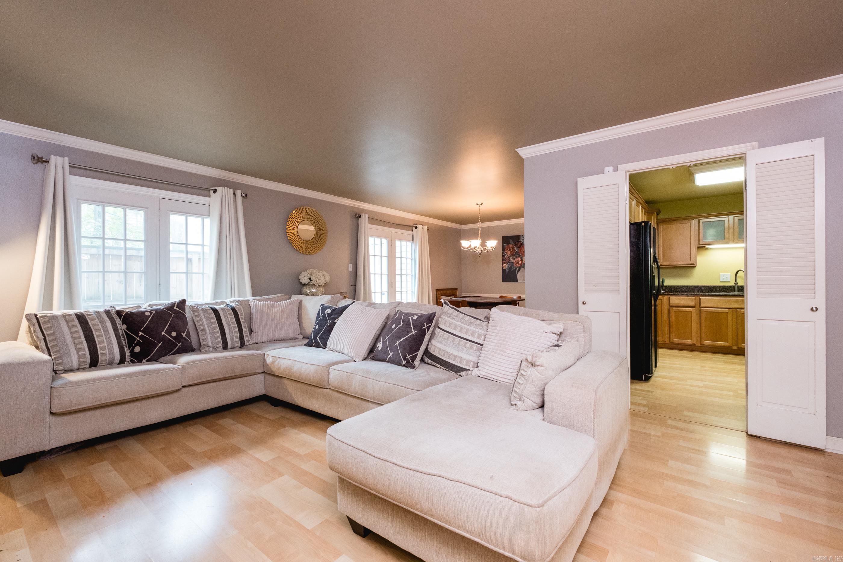 KINGSBRIDGE TWNHSE - Residential