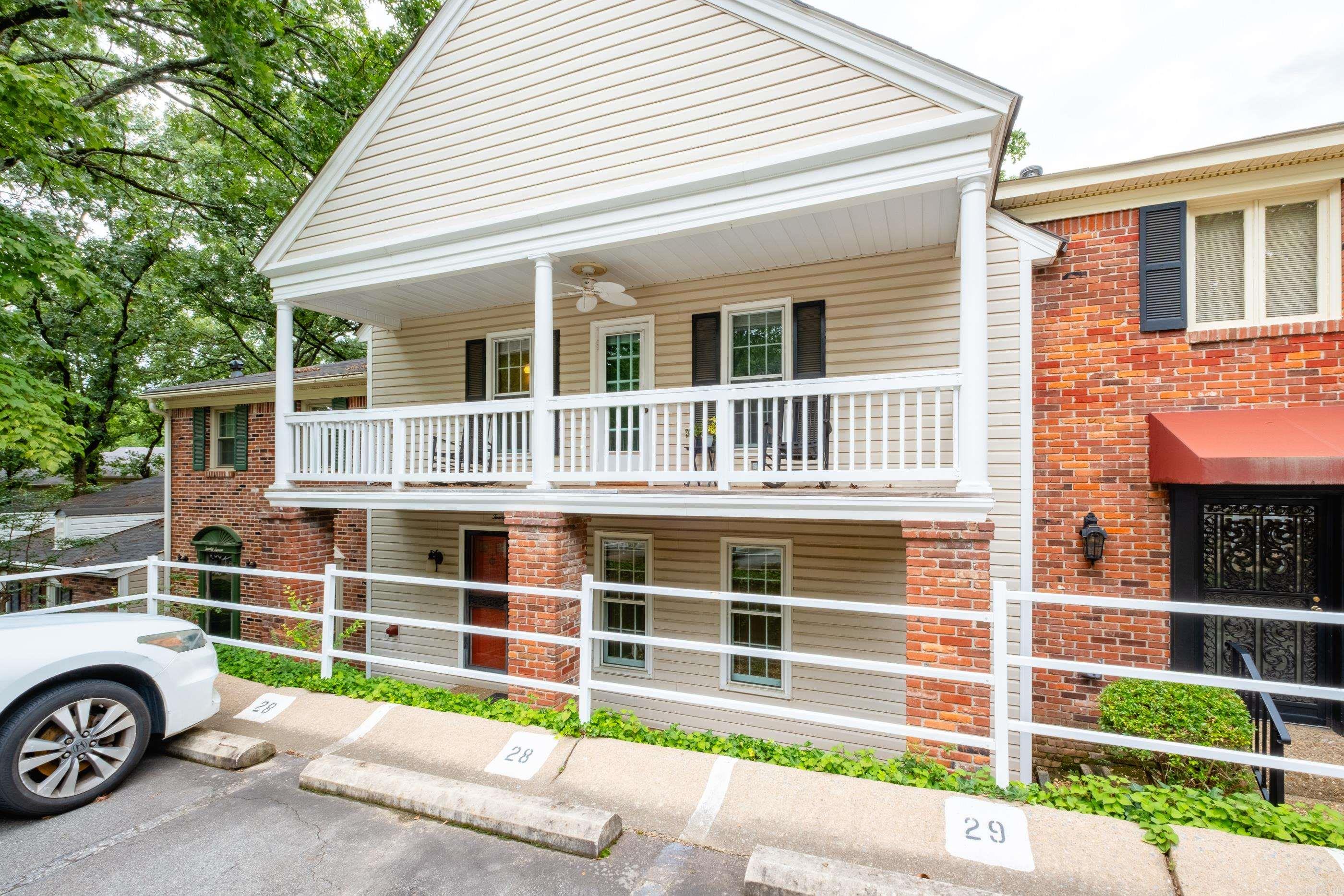 KINGSBRIDGE TWNHSE - Residential