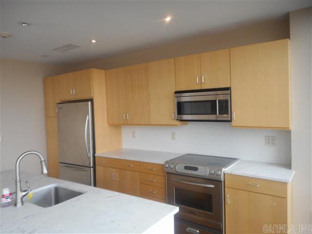 300 THIRD HPR - Residential
