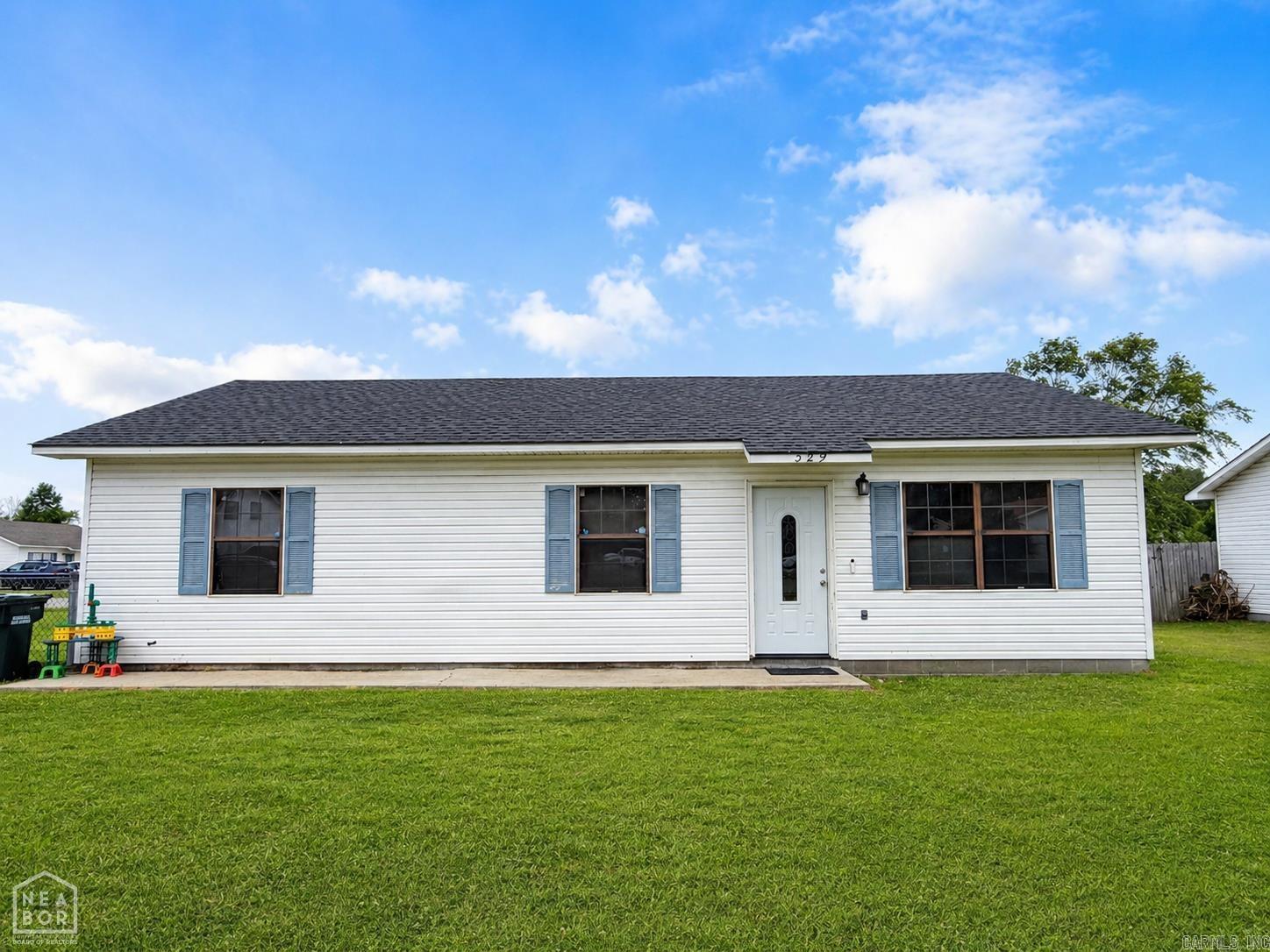 Cozy 3 bed, 2 bath home with brand new roof and HVAC on a fenced in corner lot. Ideal starter home in the westside school district! Call today for a private tour.