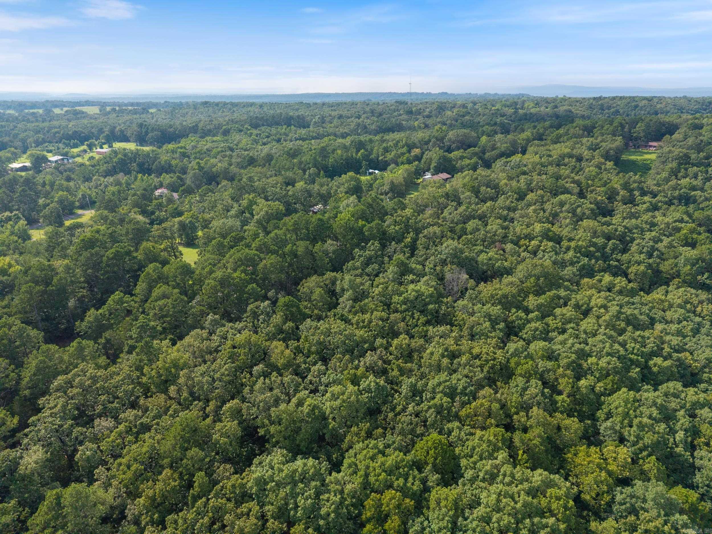 LONDON ACRES - Land