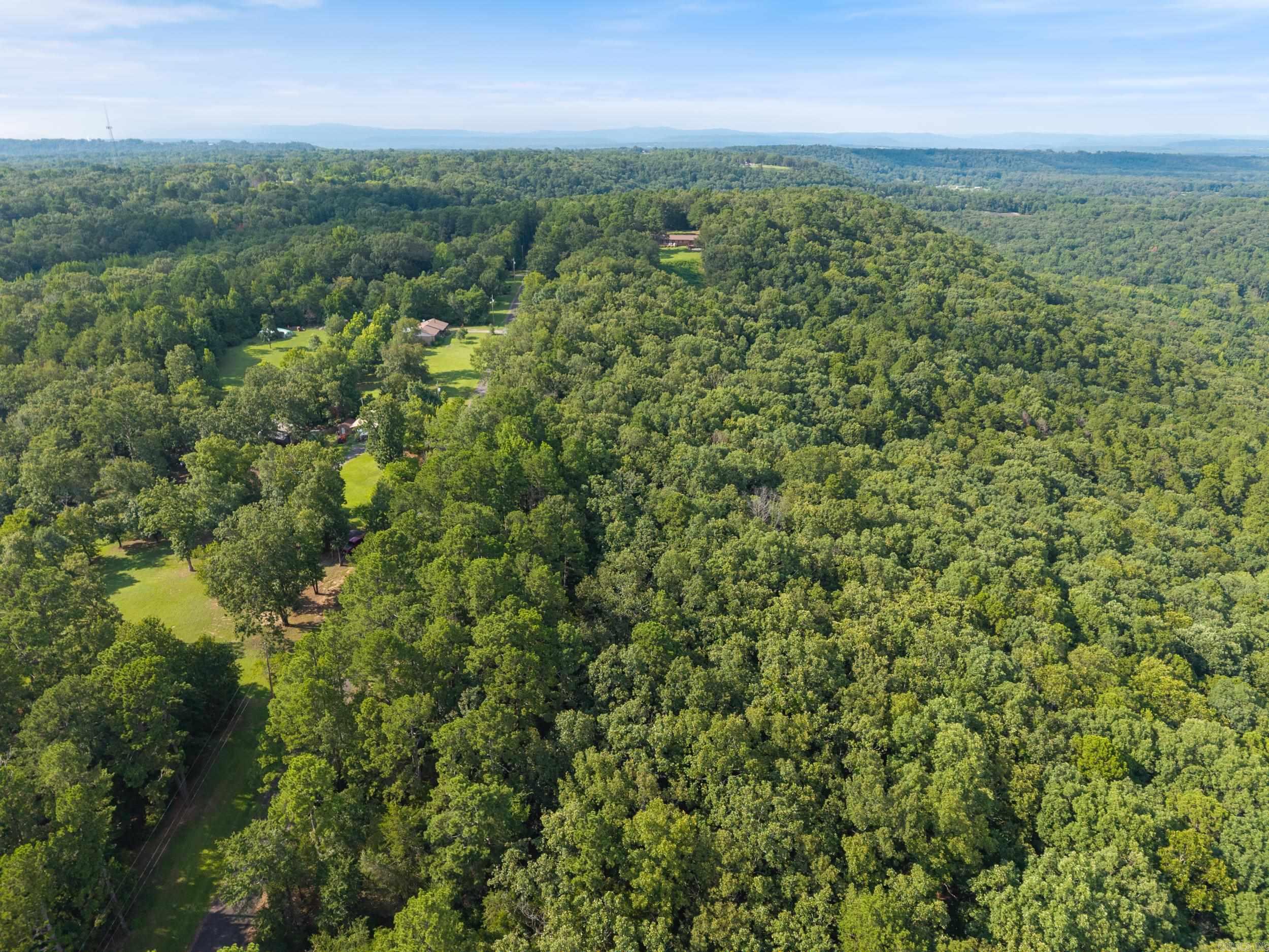 LONDON ACRES - Land
