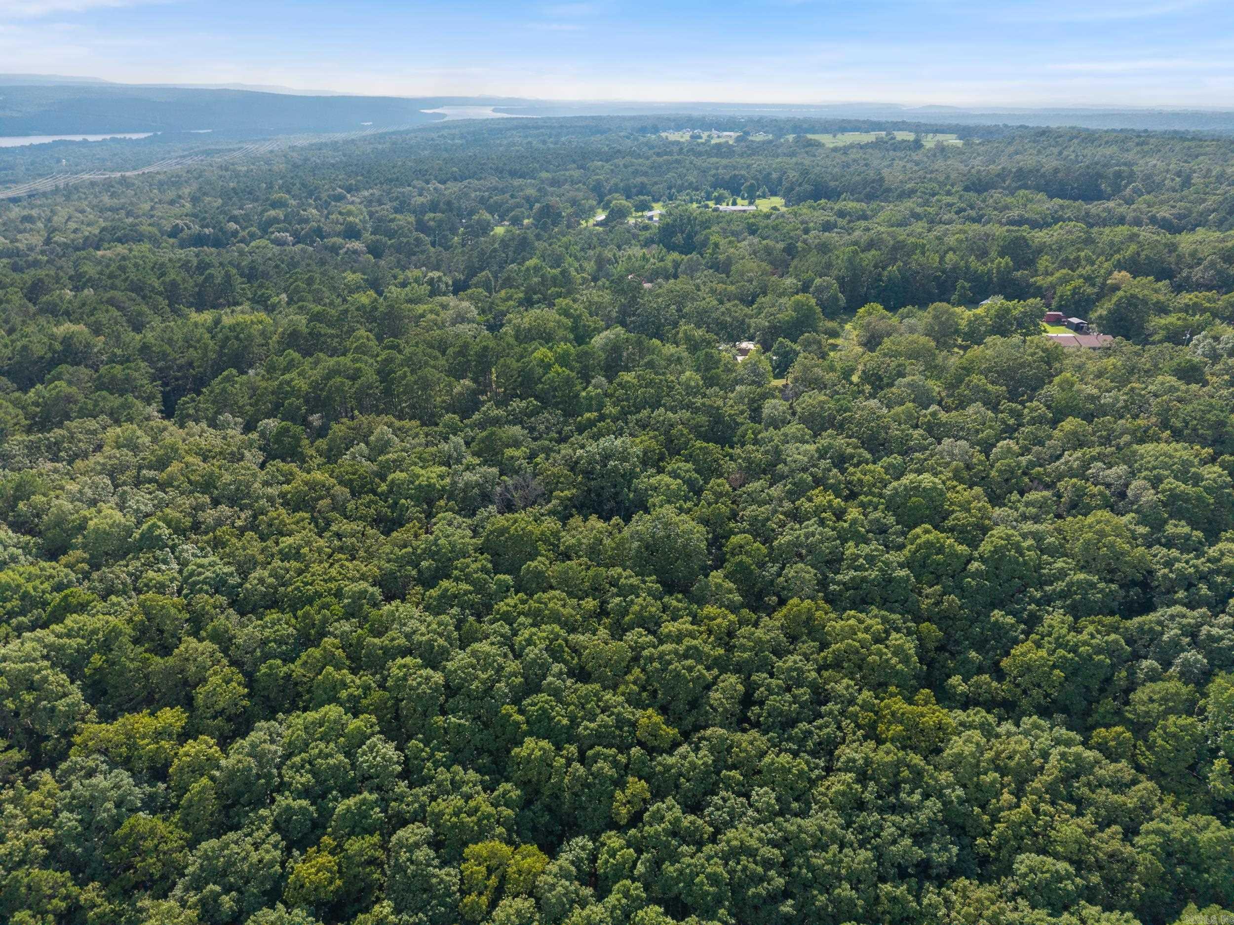 LONDON ACRES - Land