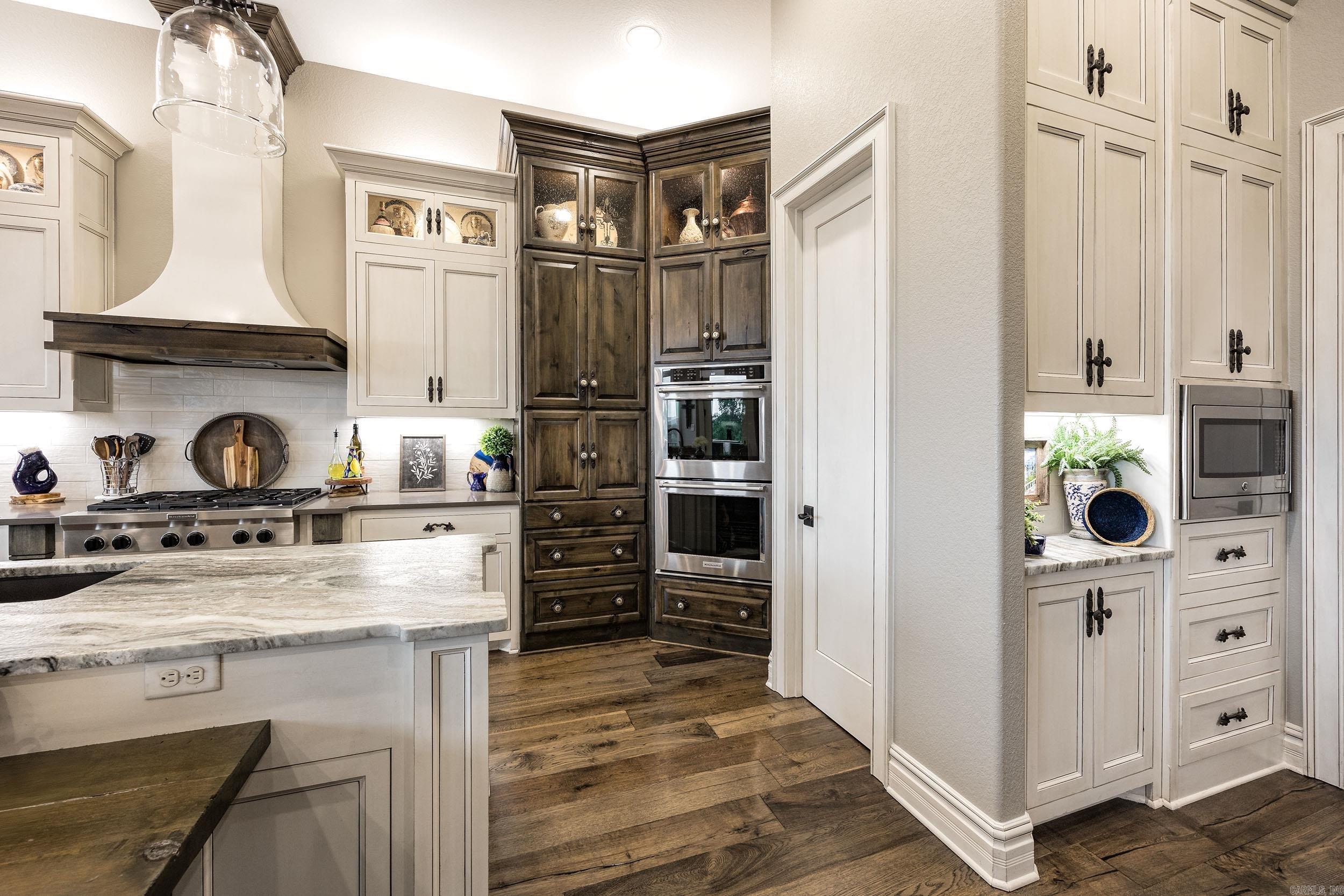 MOUNTAIN CREST ESTATES - Residential