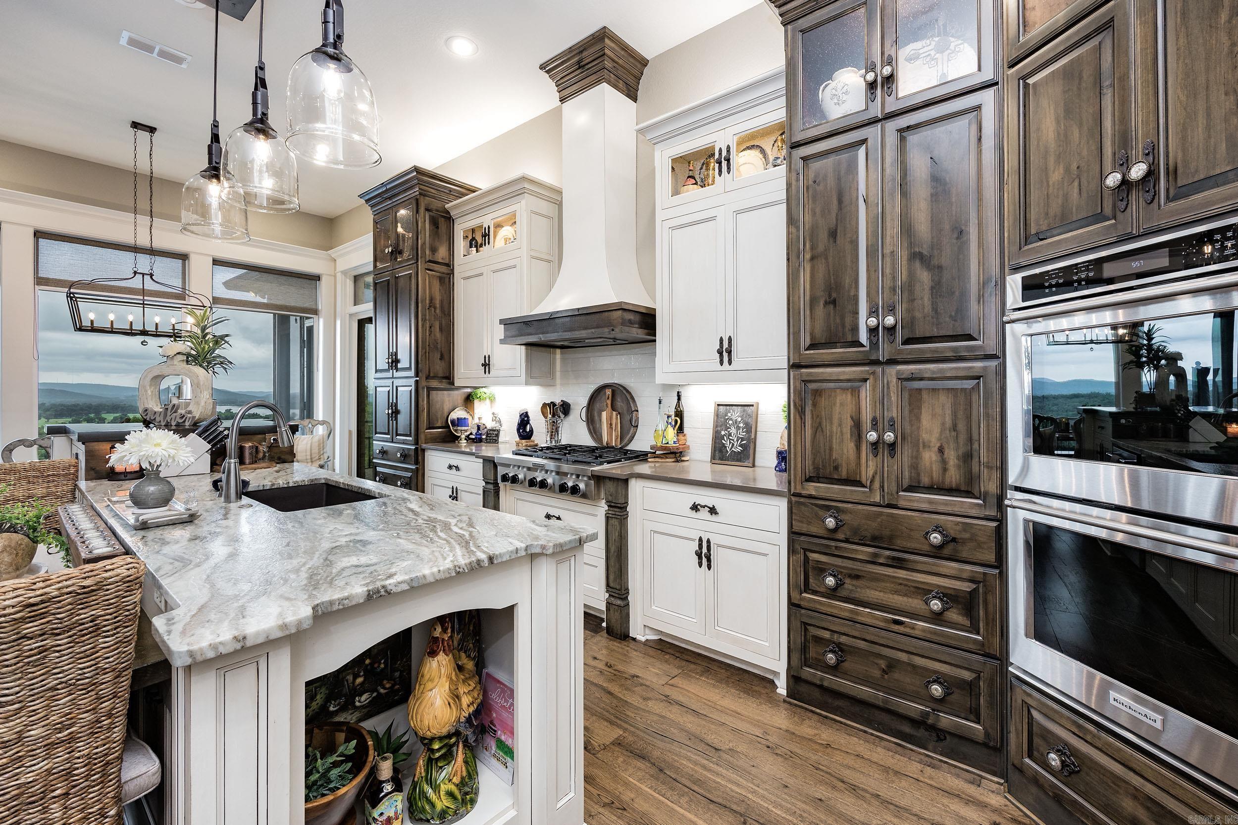 MOUNTAIN CREST ESTATES - Residential