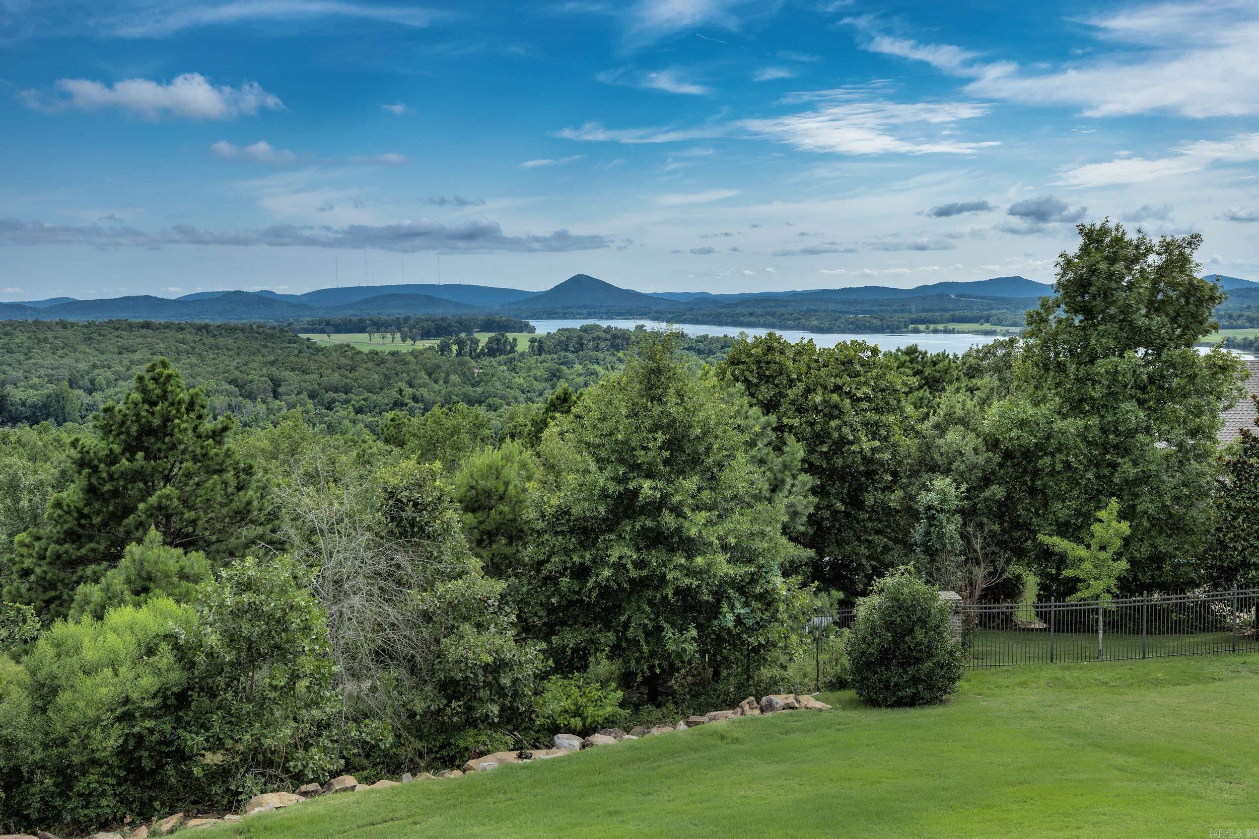MOUNTAIN CREST ESTATES - Residential