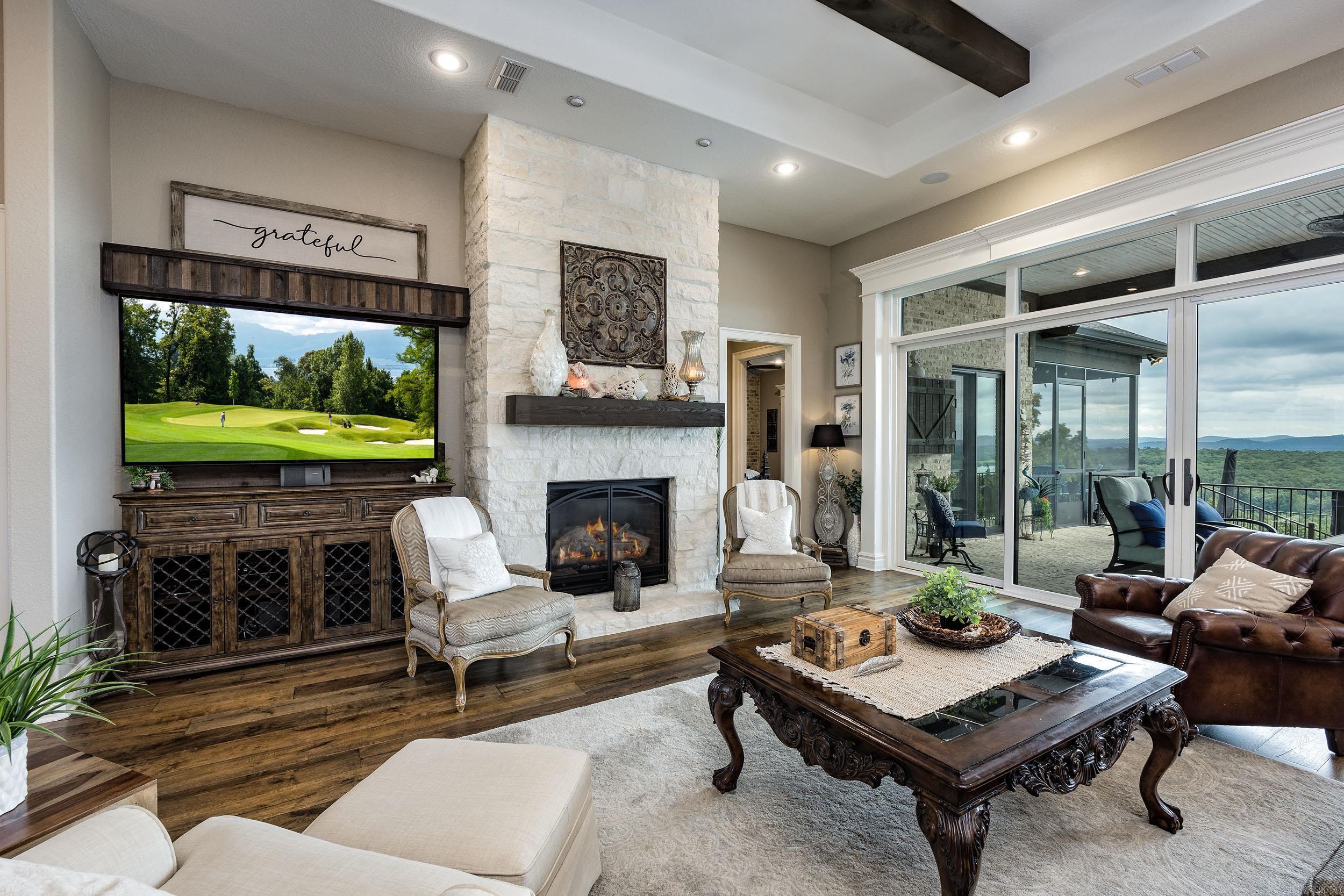 MOUNTAIN CREST ESTATES - Residential