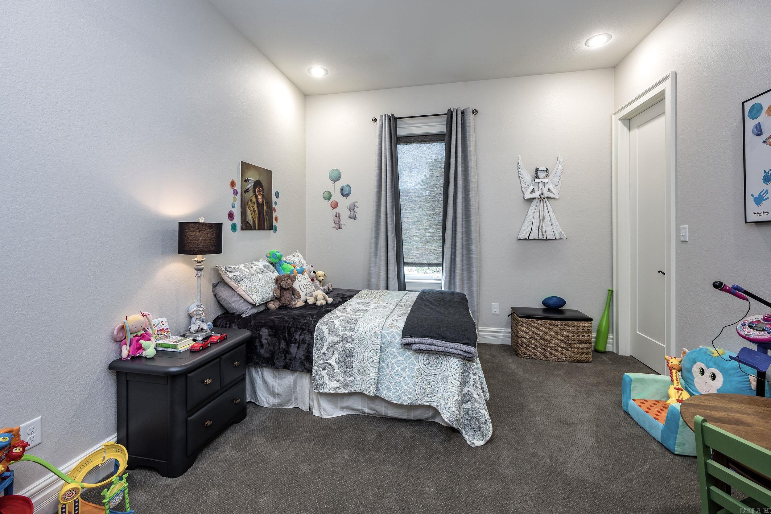MOUNTAIN CREST ESTATES - Residential