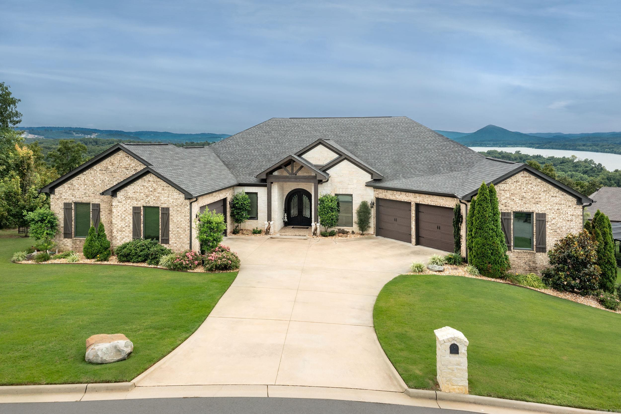 MOUNTAIN CREST ESTATES - Residential