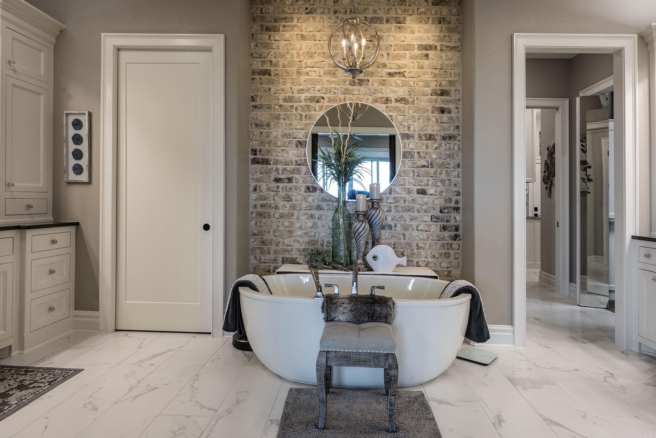 MOUNTAIN CREST ESTATES - Residential