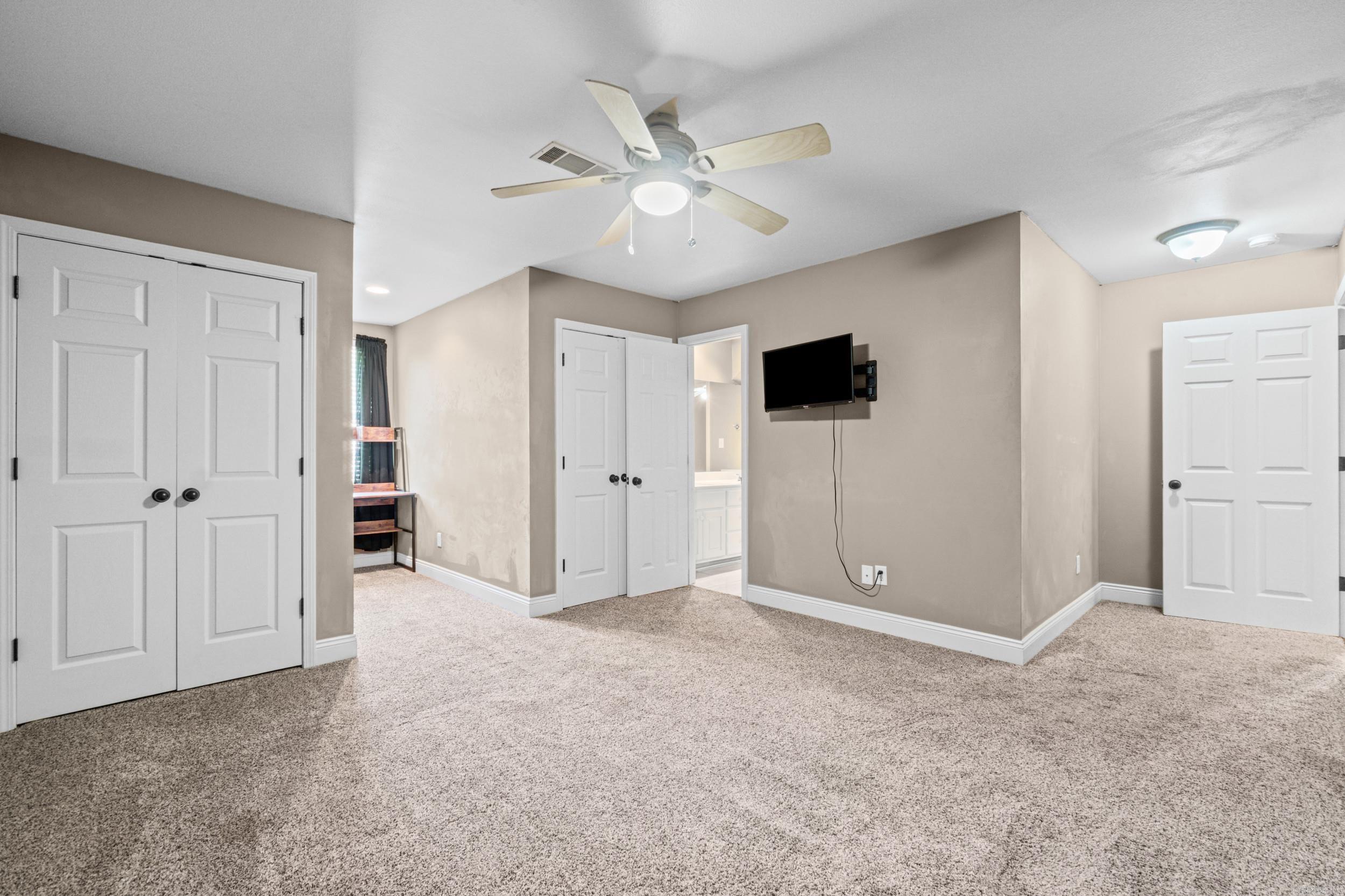 LONGHILLS VILLAGE - Residential