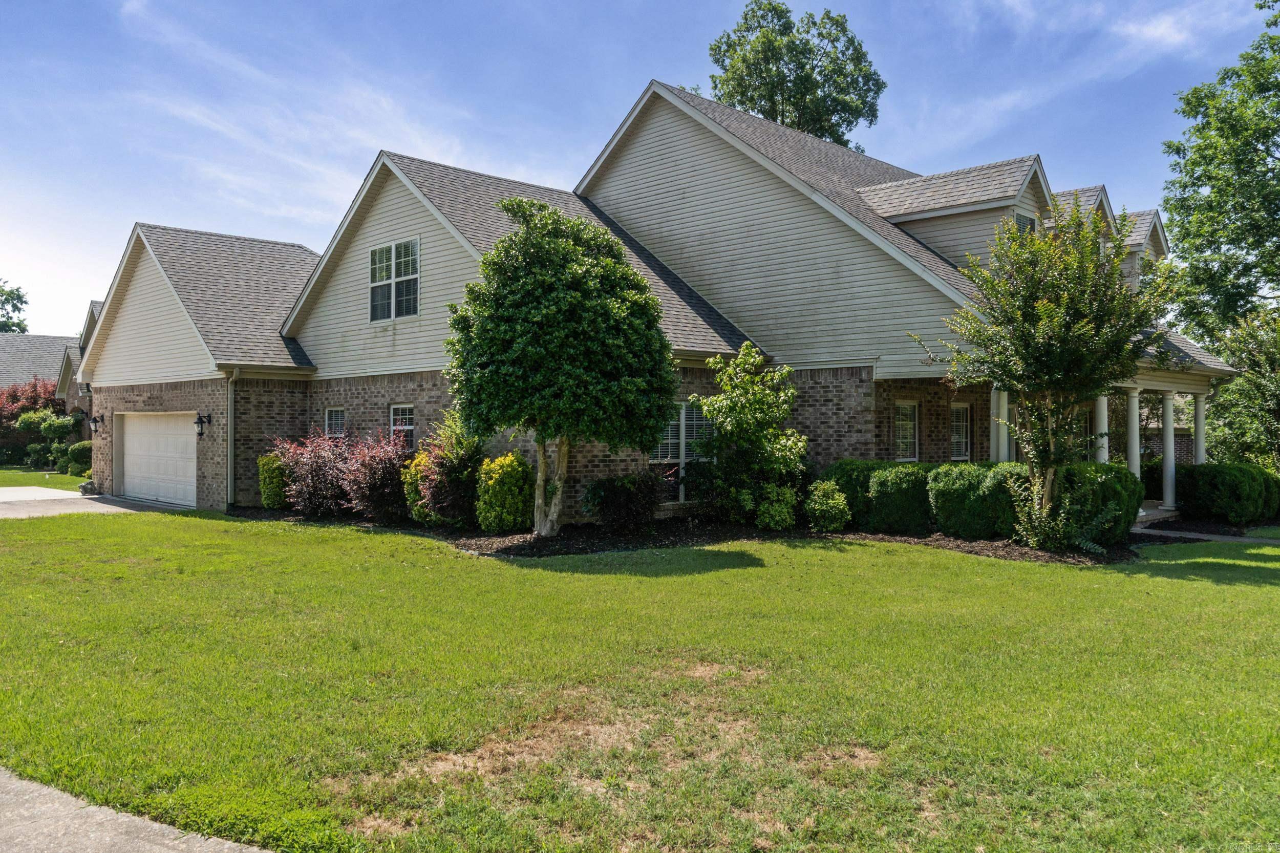 LONGHILLS VILLAGE - Residential