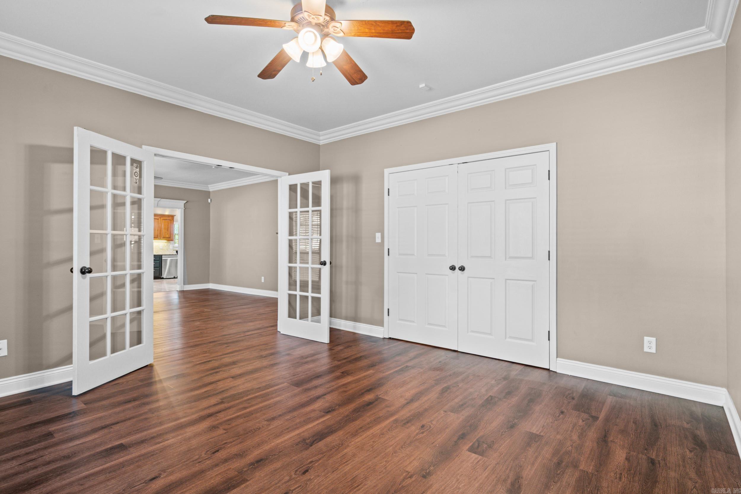 LONGHILLS VILLAGE - Residential
