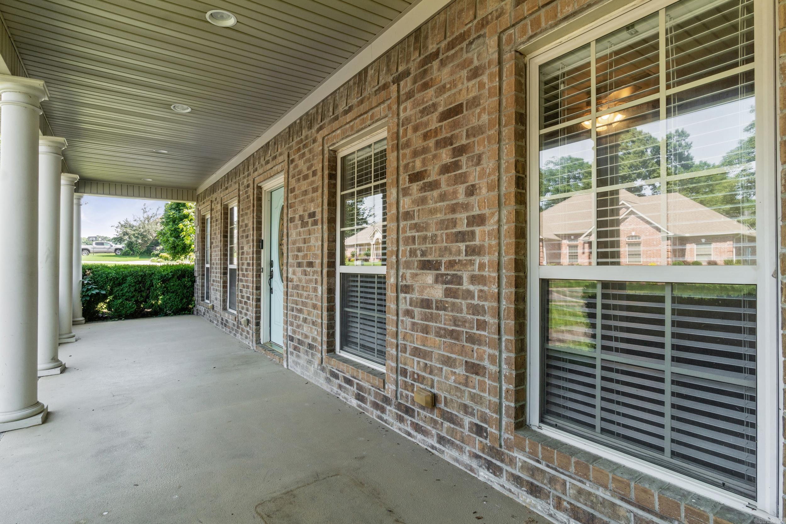 LONGHILLS VILLAGE - Residential