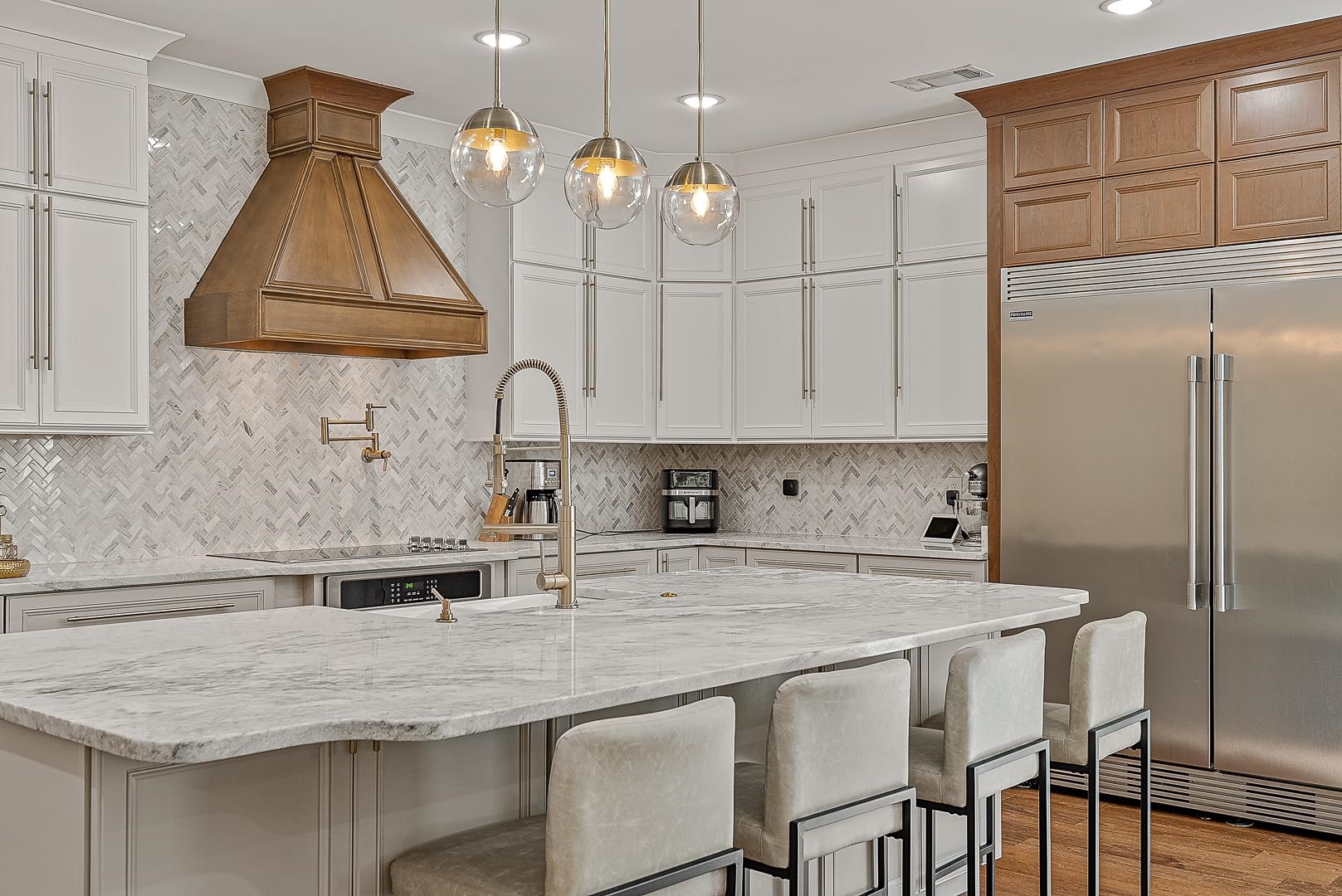 AMESLEY MANOR - Residential