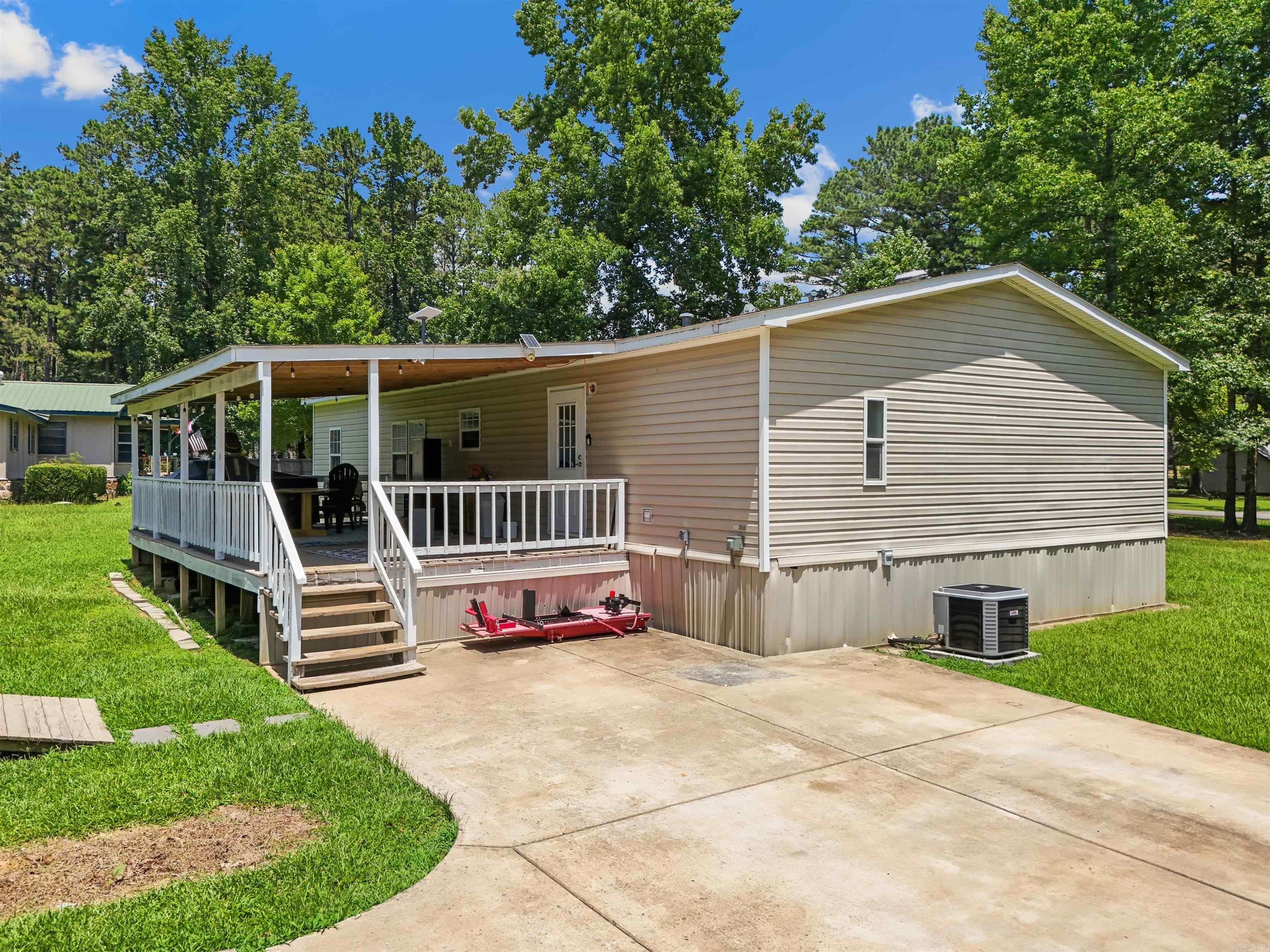 LOBLOLLY ACRES - Residential