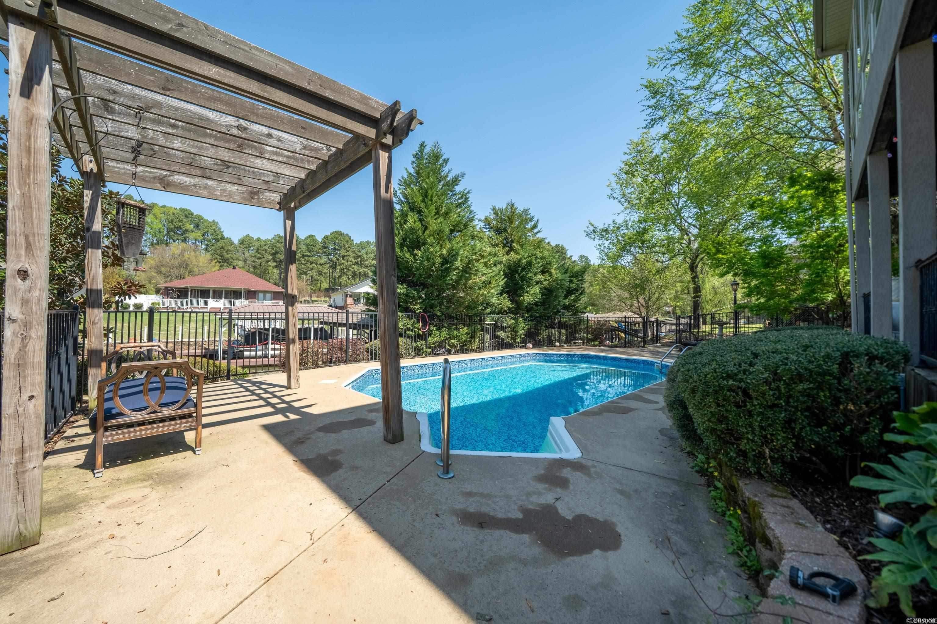 Four Oaks - Residential