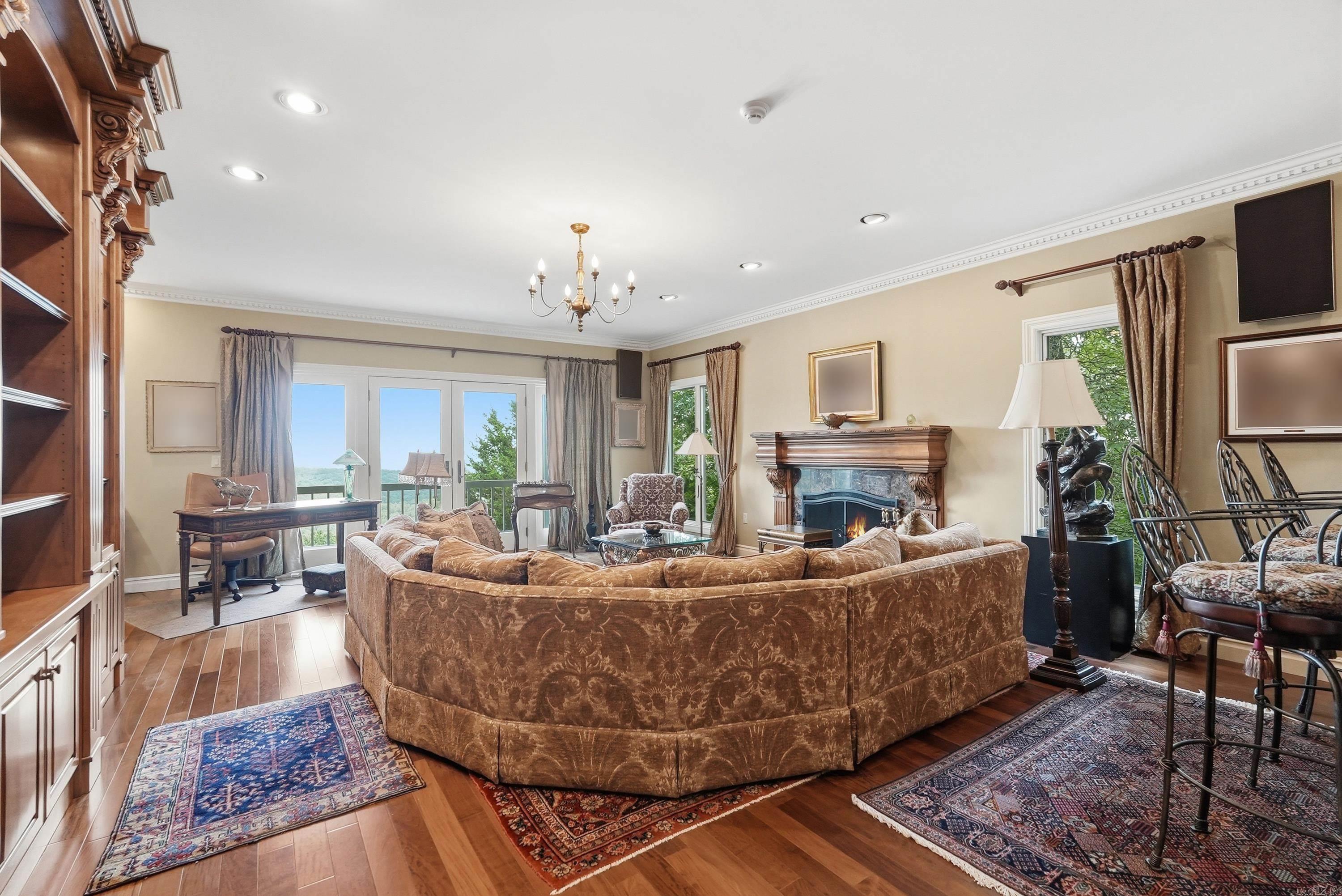 CHELSEA GLADE - Residential
