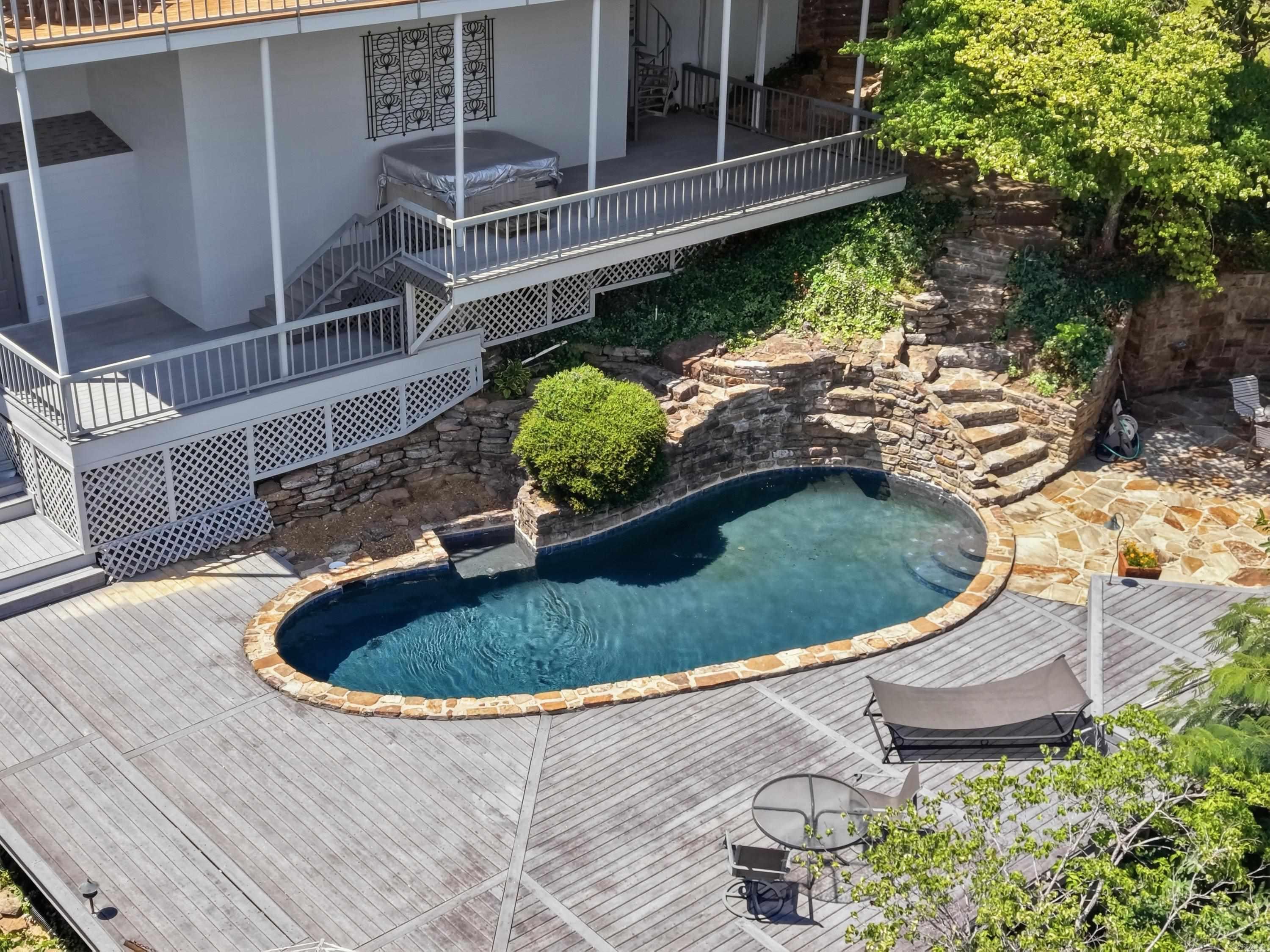 CHELSEA GLADE - Residential
