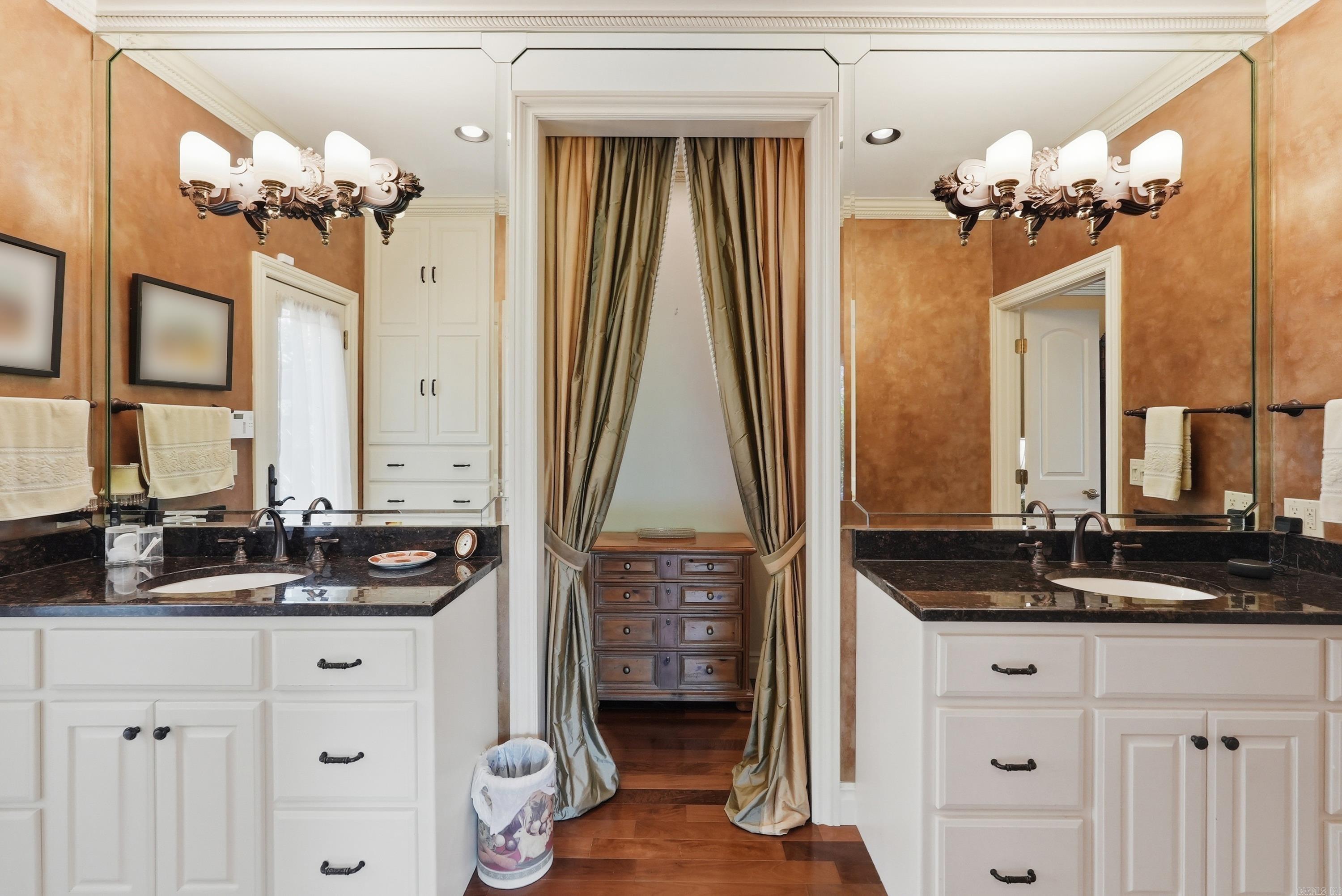 CHELSEA GLADE - Residential