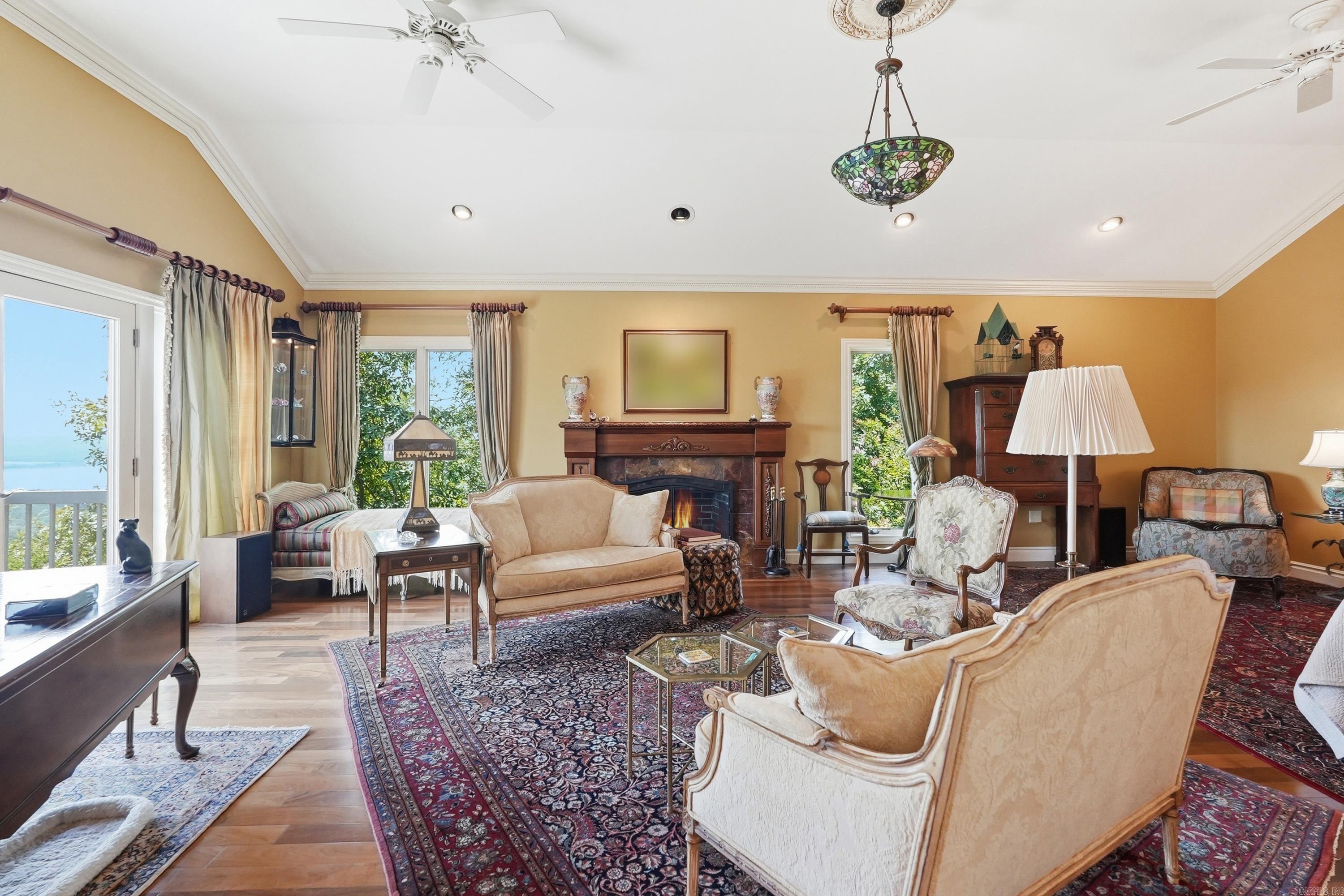 CHELSEA GLADE - Residential