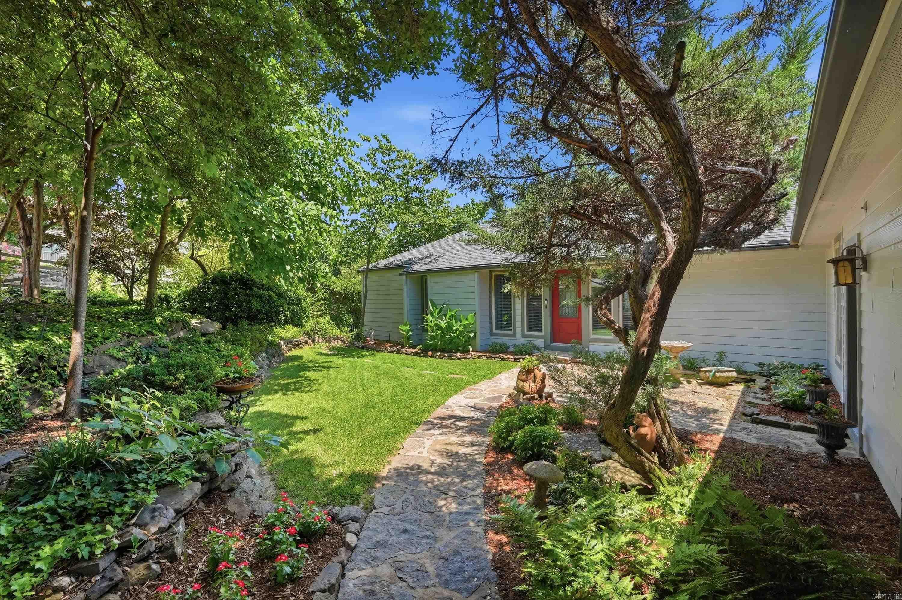 CHELSEA GLADE - Residential