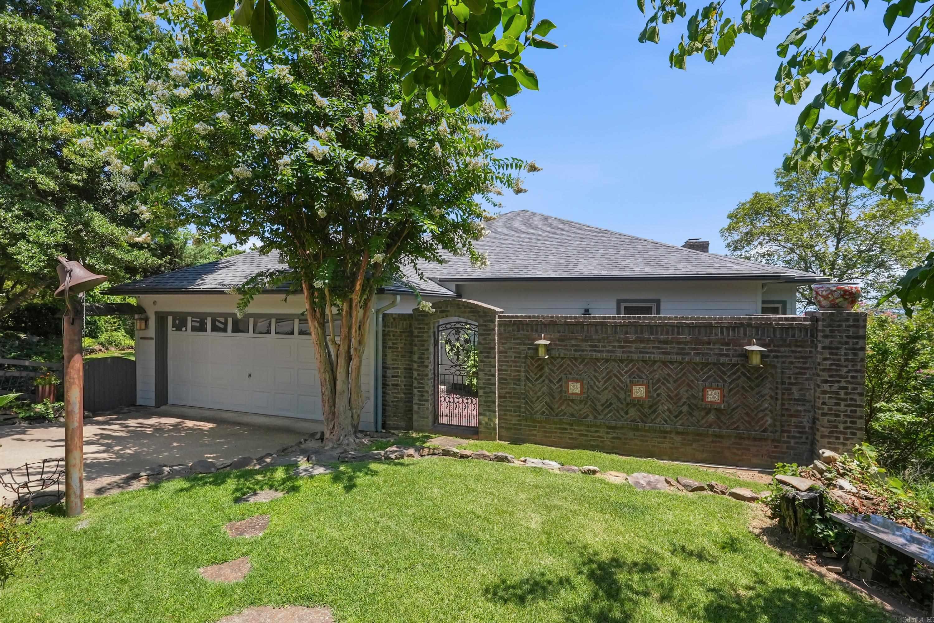 CHELSEA GLADE - Residential