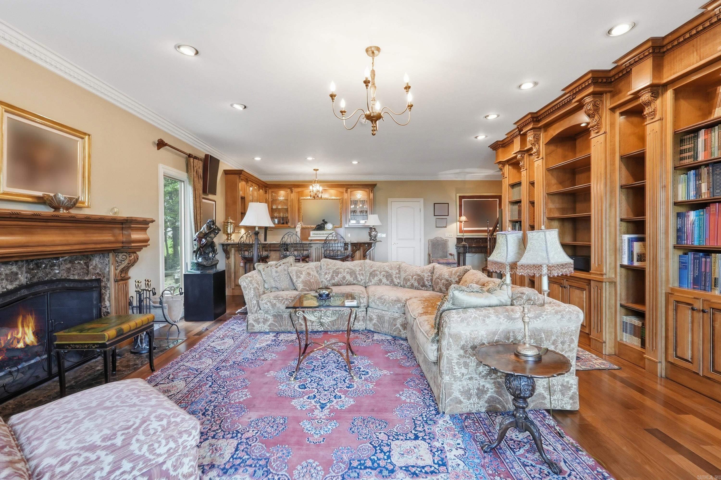 CHELSEA GLADE - Residential