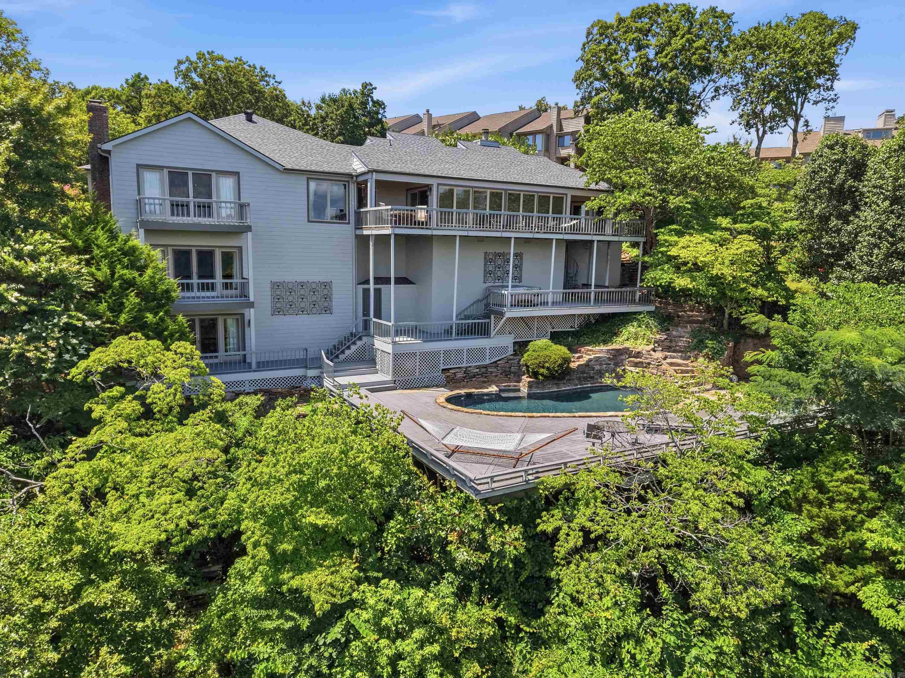 CHELSEA GLADE - Residential
