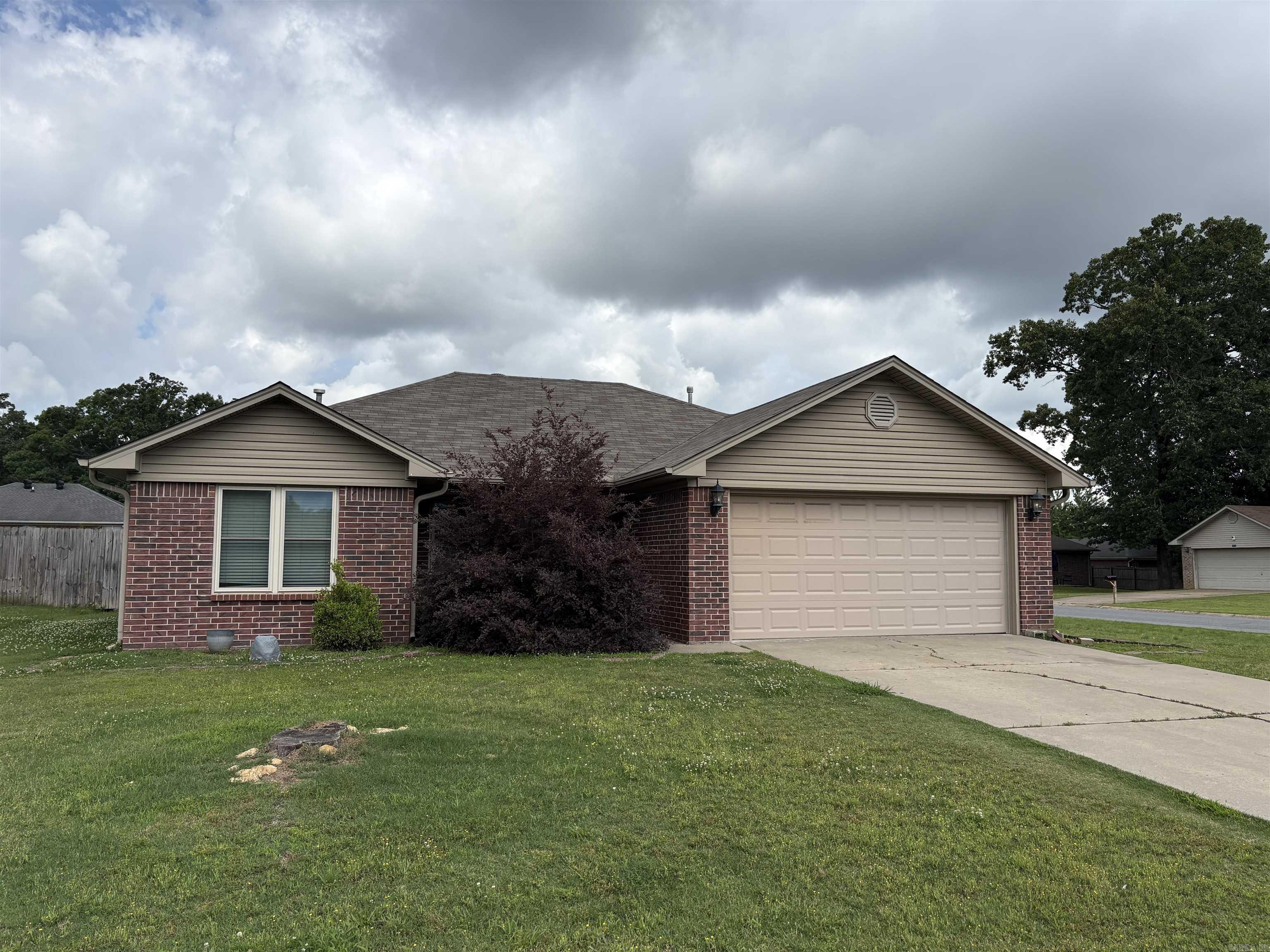 Wonderful home on a corner lot in a convenient location! This house is in good condition, so schedule your showing soon!