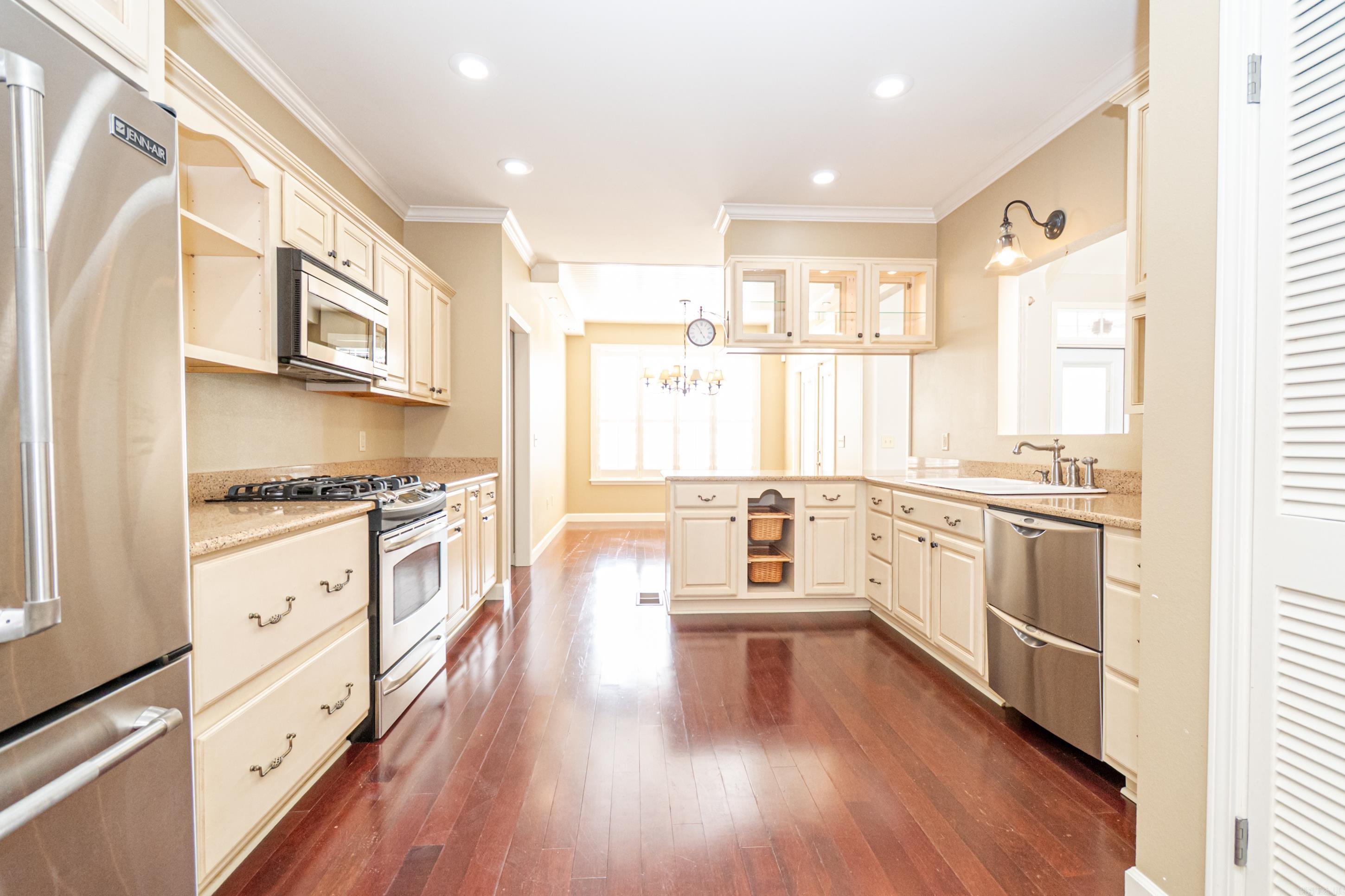 NORTHPOINTE - Residential