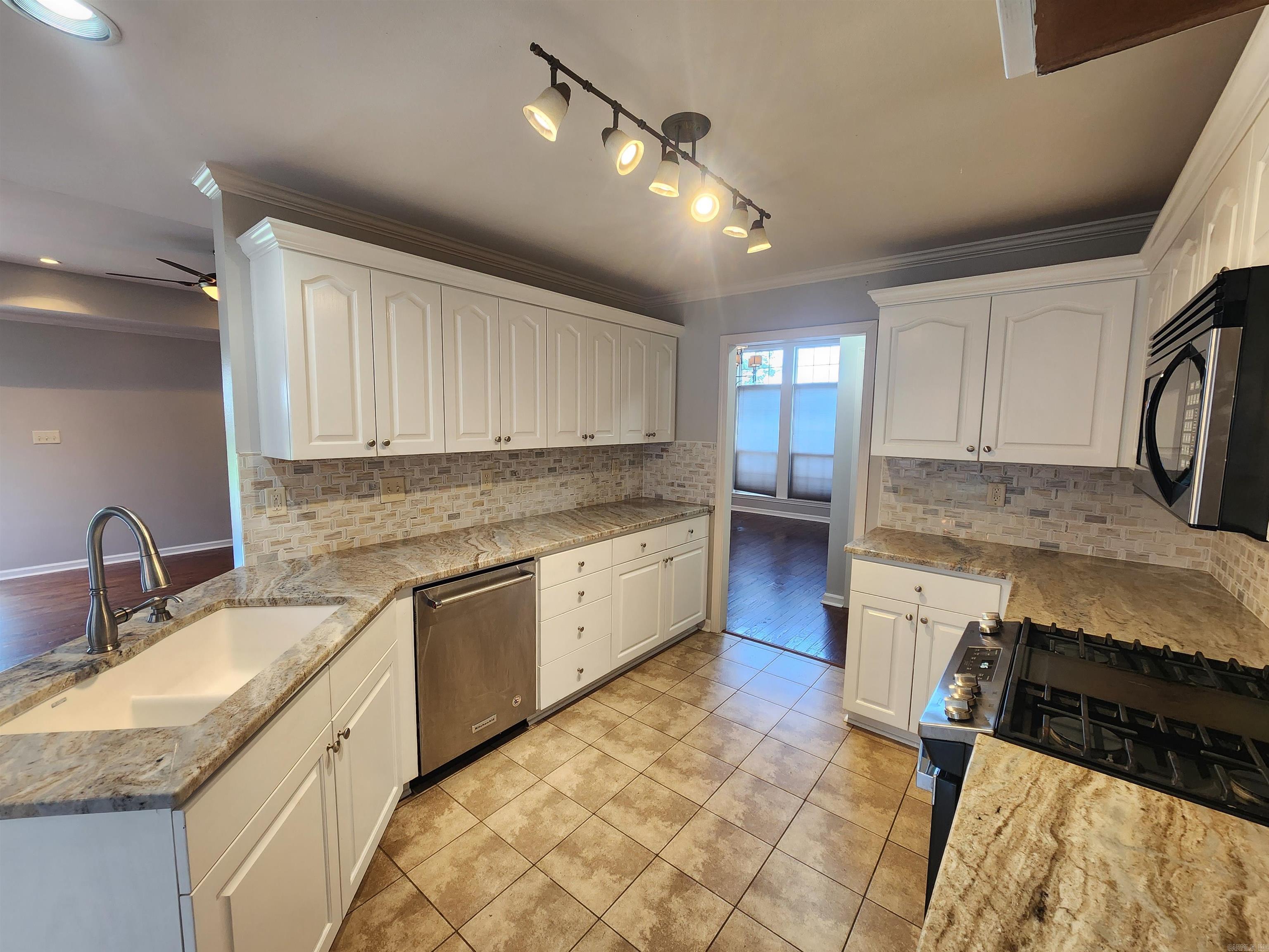 COLDWATER CREEK - Residential
