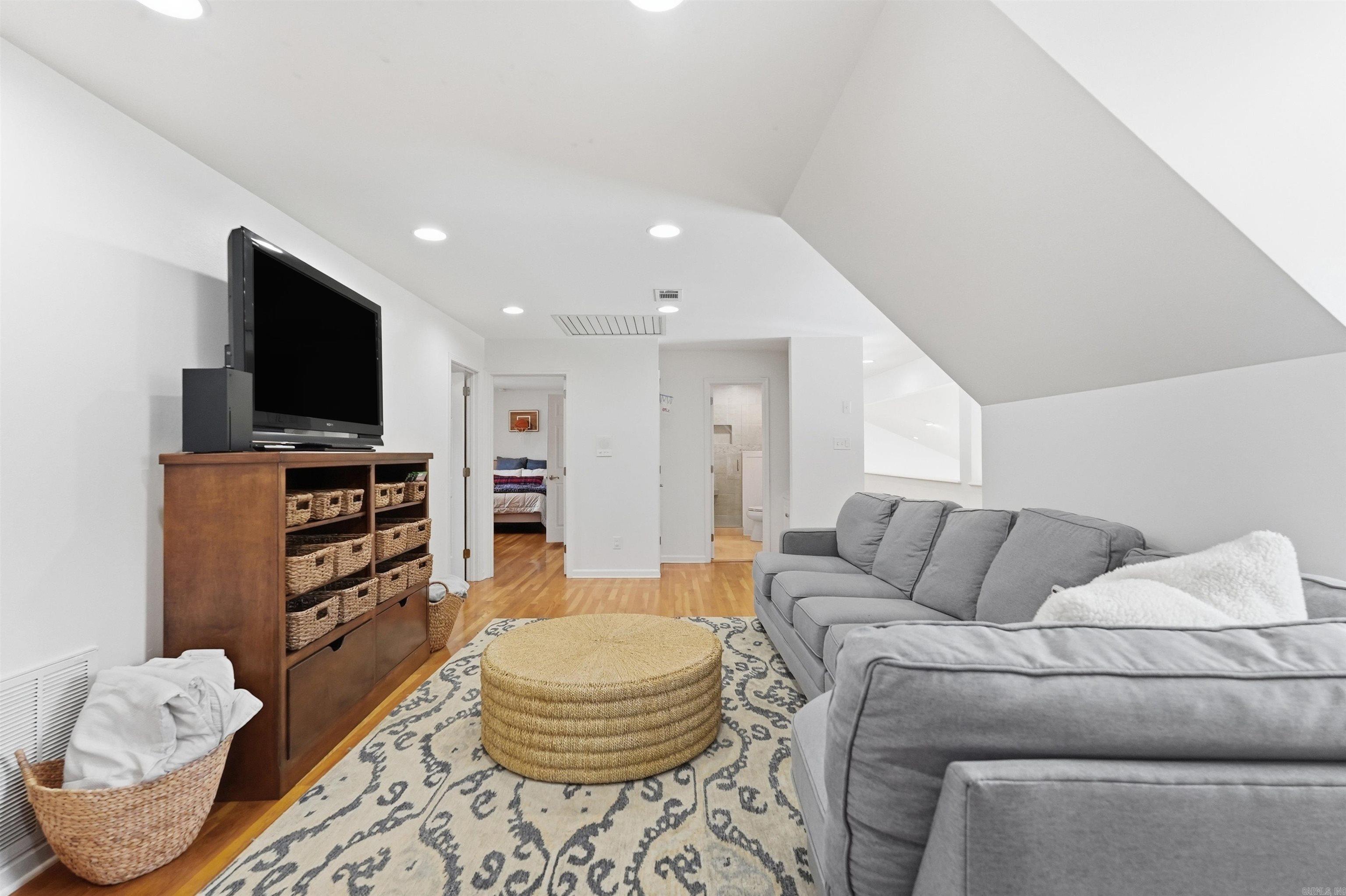 OVERBROOK - Residential