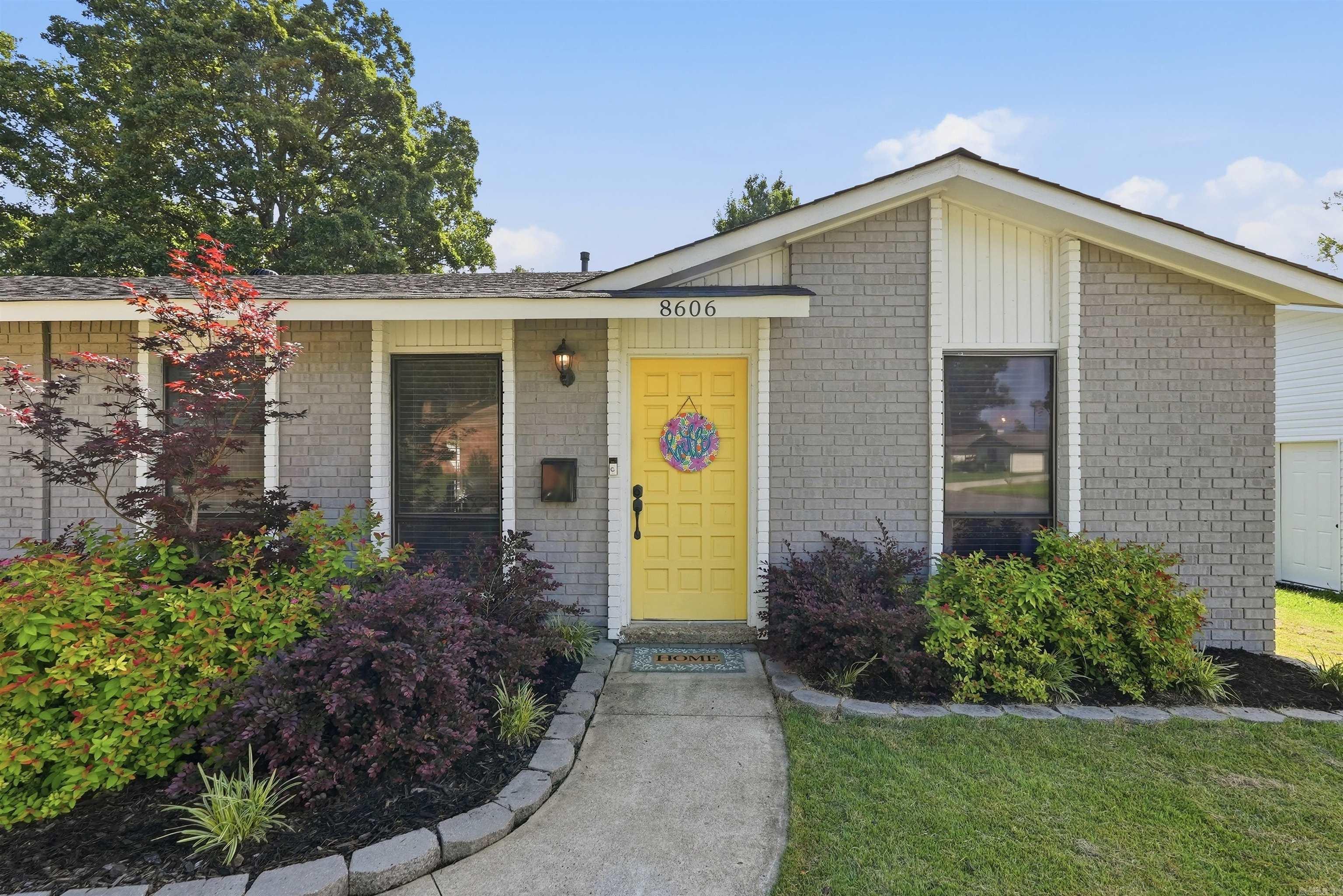 NORTH HILLS MANOR - Residential