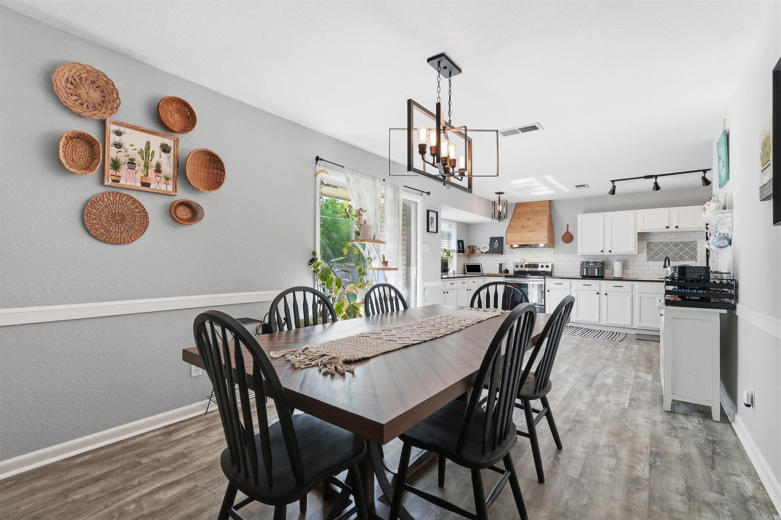 NORTH HILLS MANOR - Residential